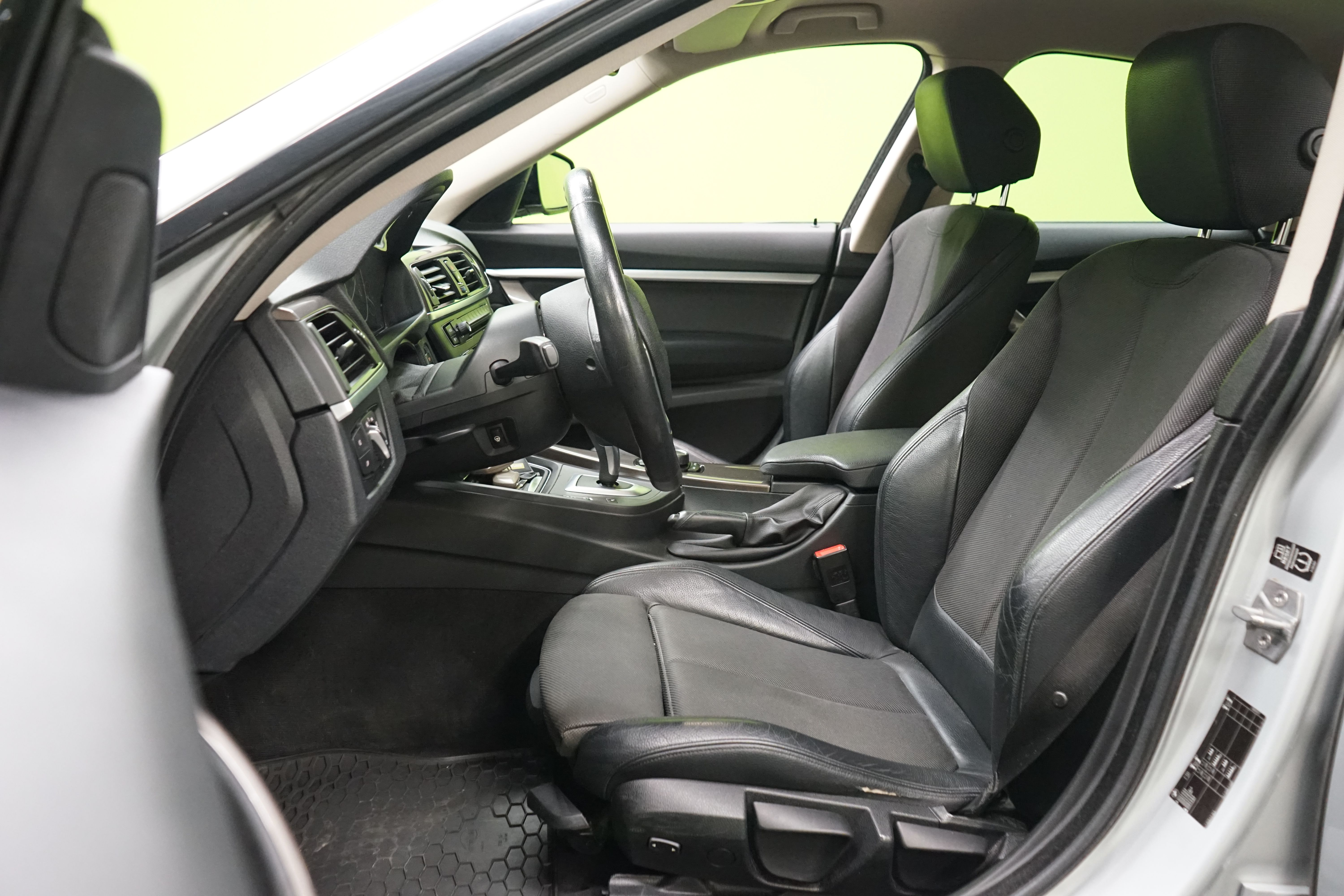 BMW 318 Gran Turismo 2013, kuva 6/20