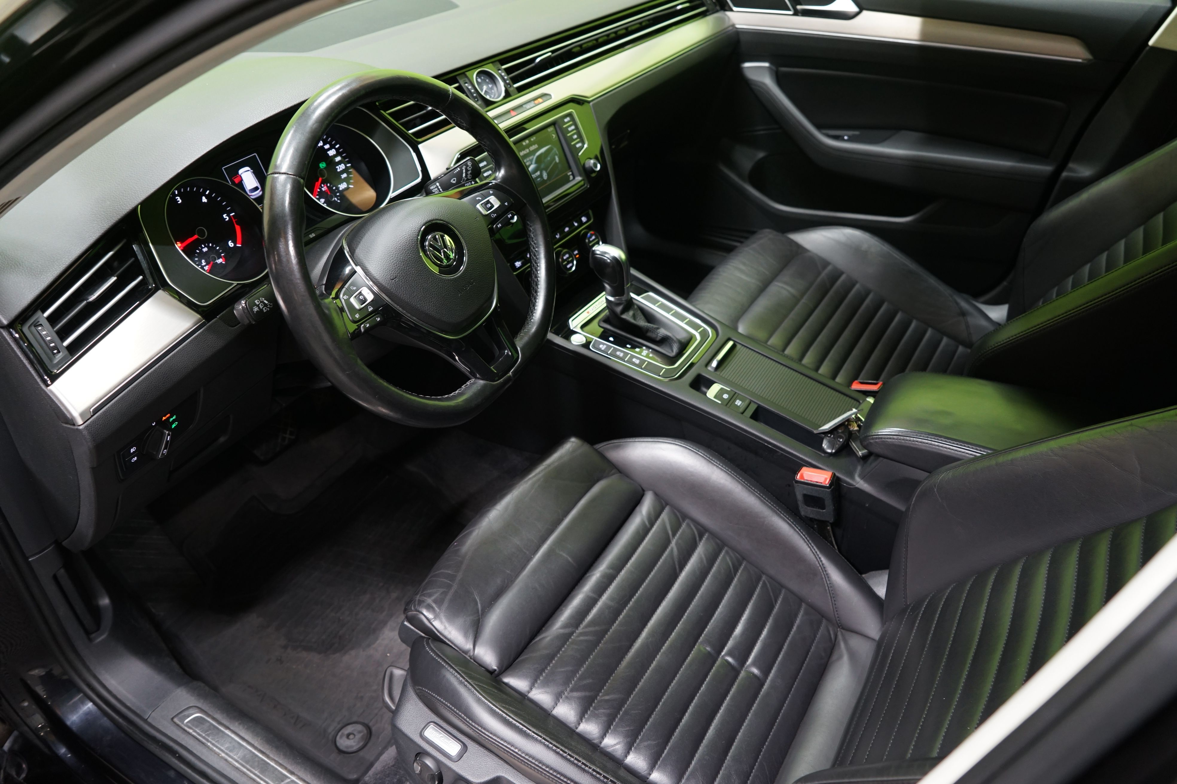 Volkswagen Passat 2015, kuva 7/27