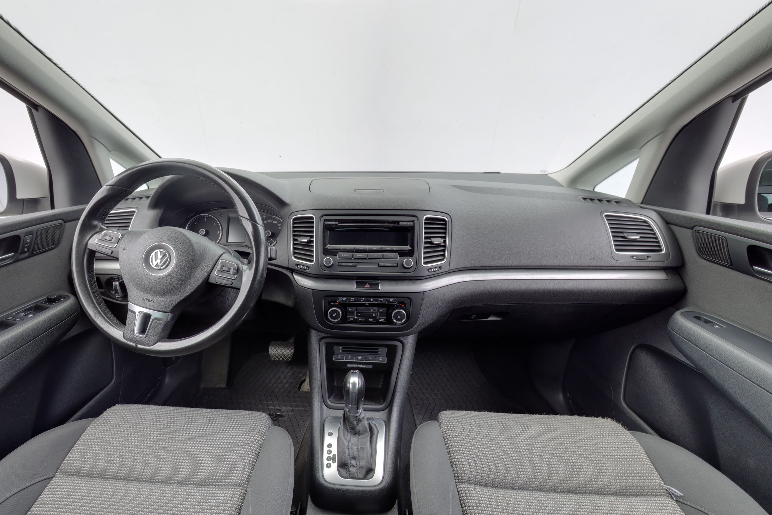 Volkswagen Sharan 2012, photo 7/33
