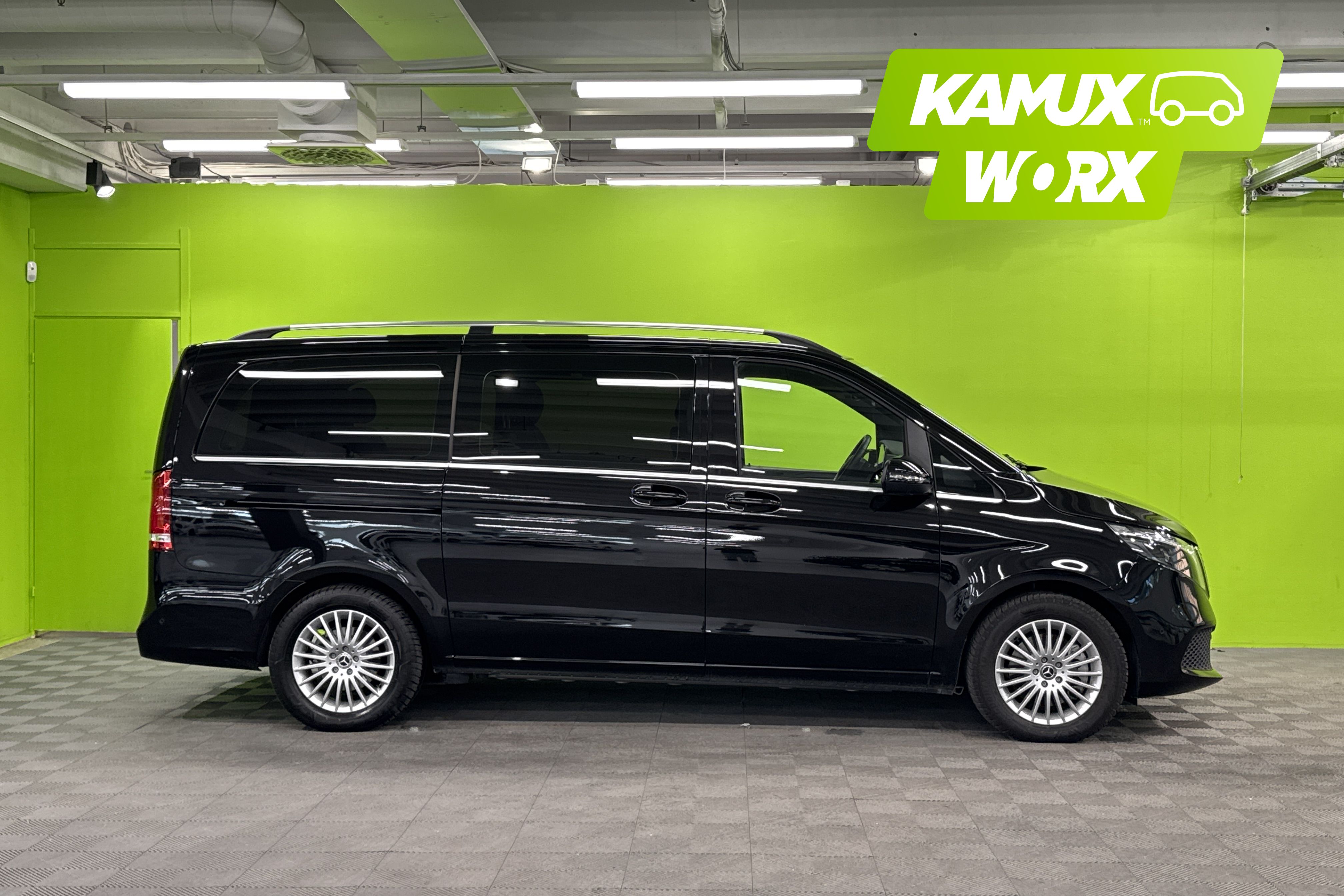 Mercedes-Benz EQV 2024, photo 2/24