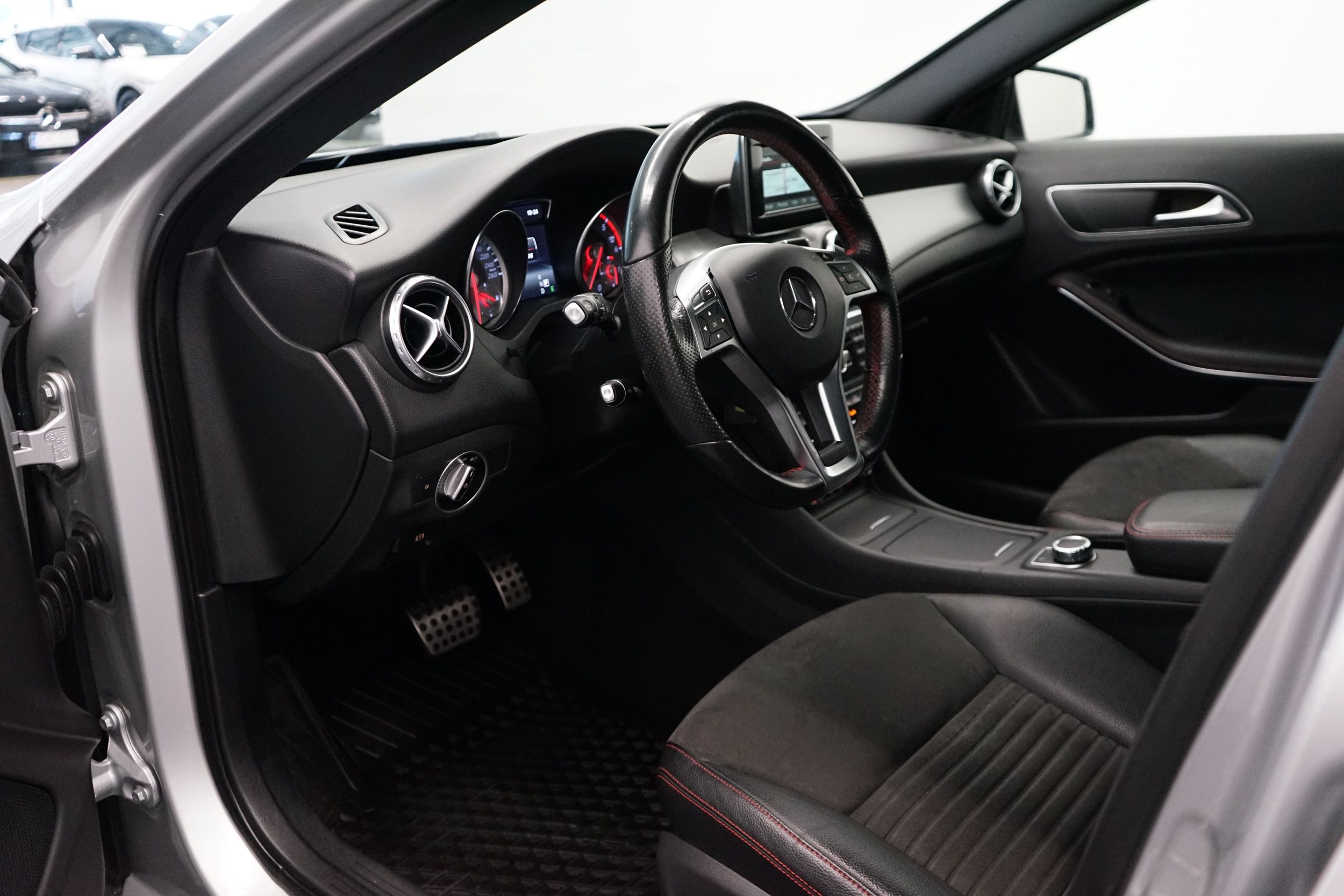 Mercedes-Benz GLA 200 d 4Matic A AMG 2016, kuva 6/21