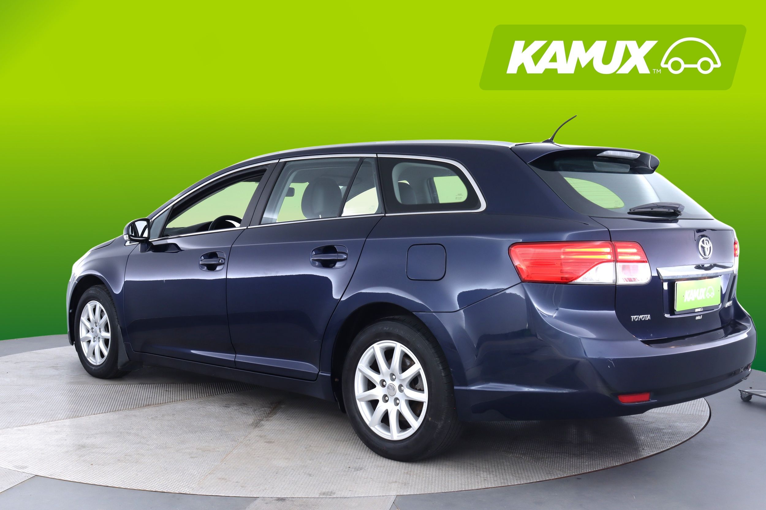 Toyota Avensis 2013, photo 4/17