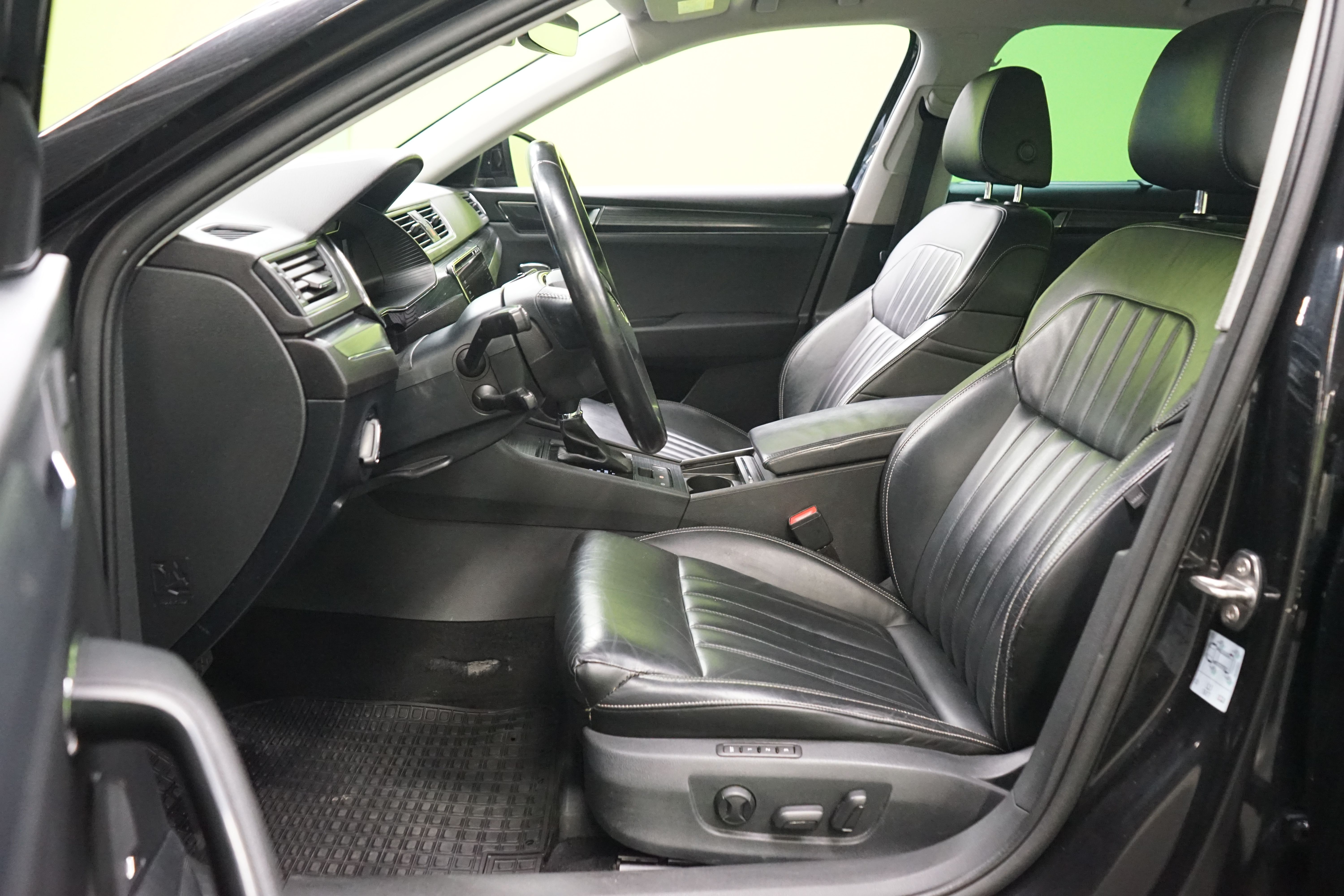 Skoda Superb 2021, kuva 6/24
