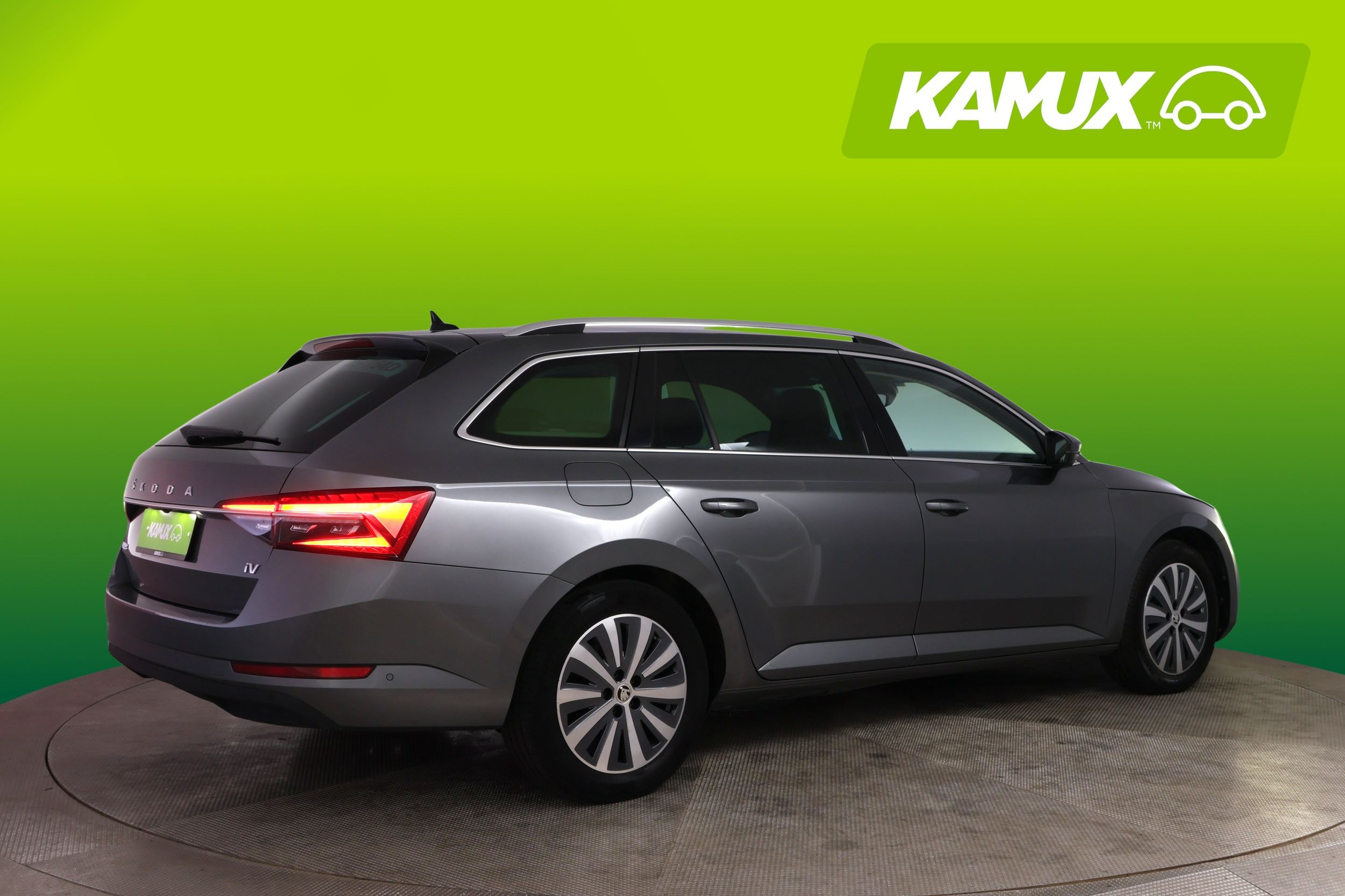 Skoda Superb Combi 1.4 TSI PHEV Style iV 2023, photo 2/26