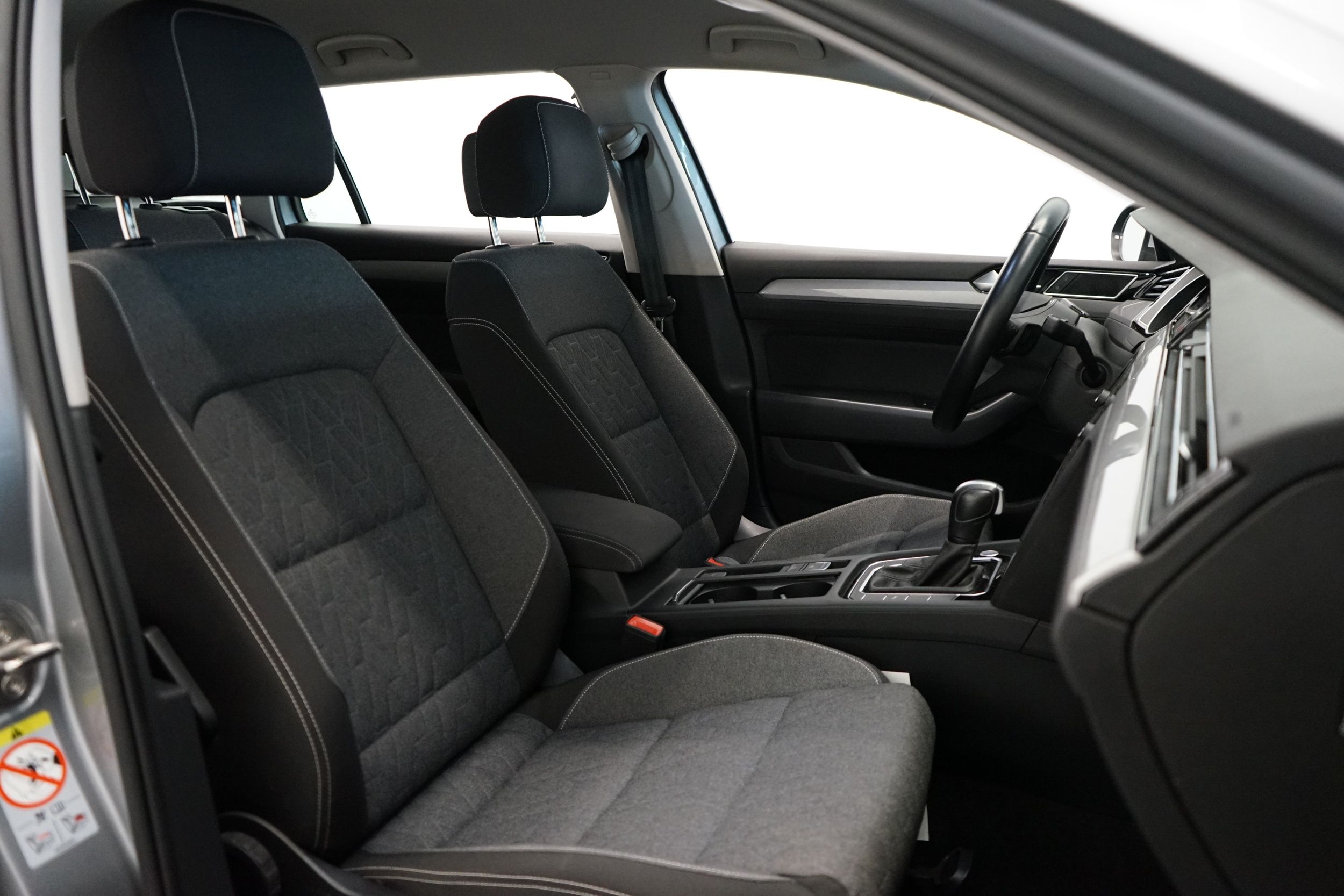 Volkswagen Passat 2023, kuva 7/20