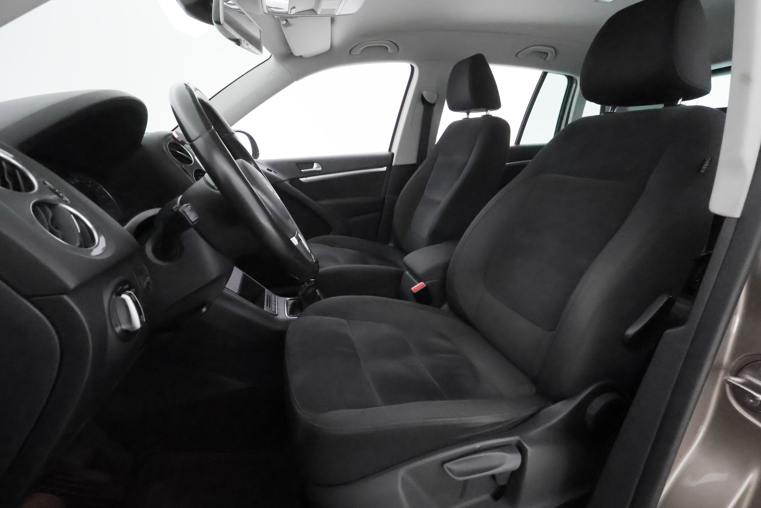 Volkswagen Tiguan 2012, photo 7/26