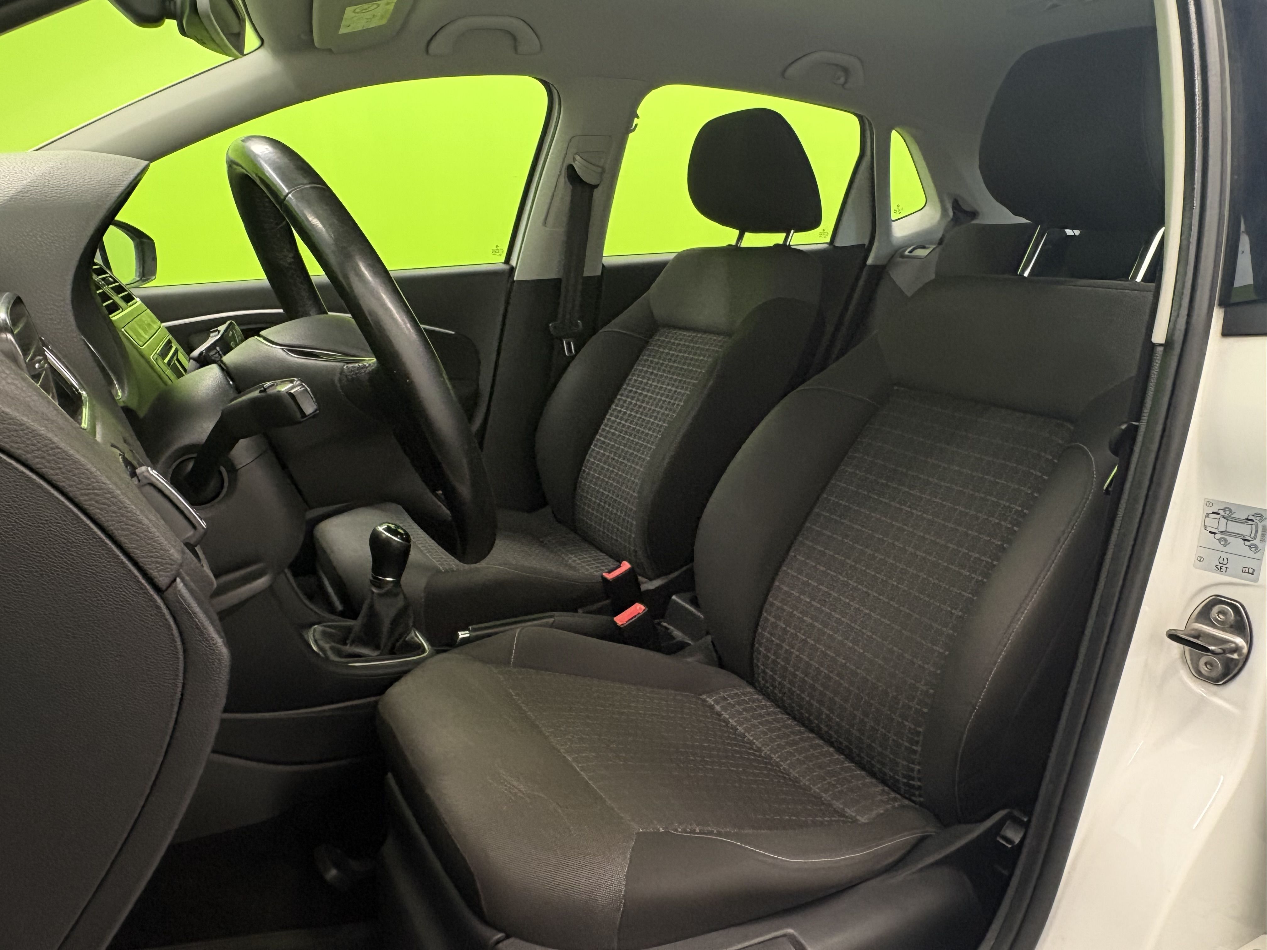 Volkswagen Polo 2015, photo 6/21
