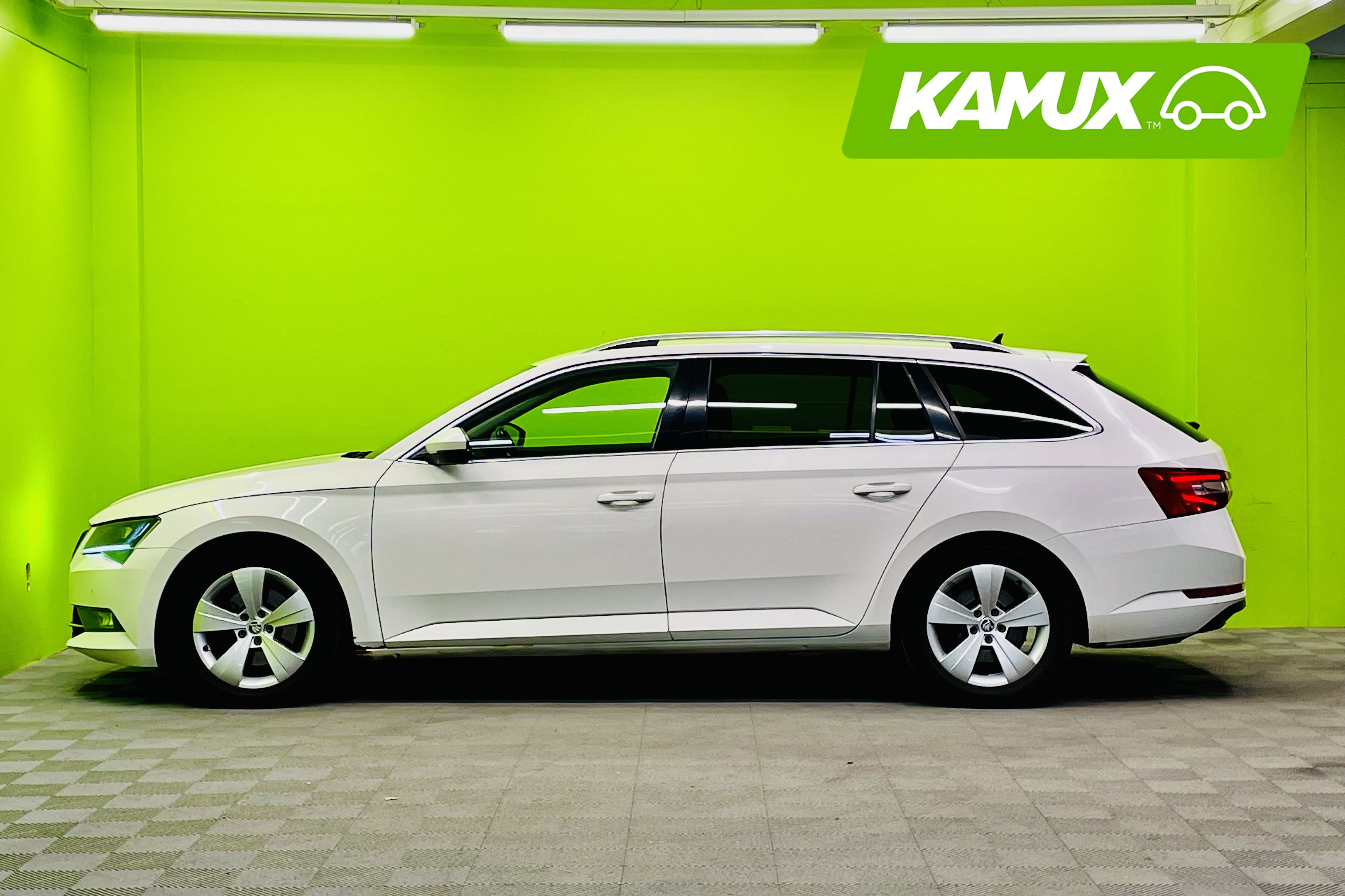 Skoda Superb 2019, photo 5/26