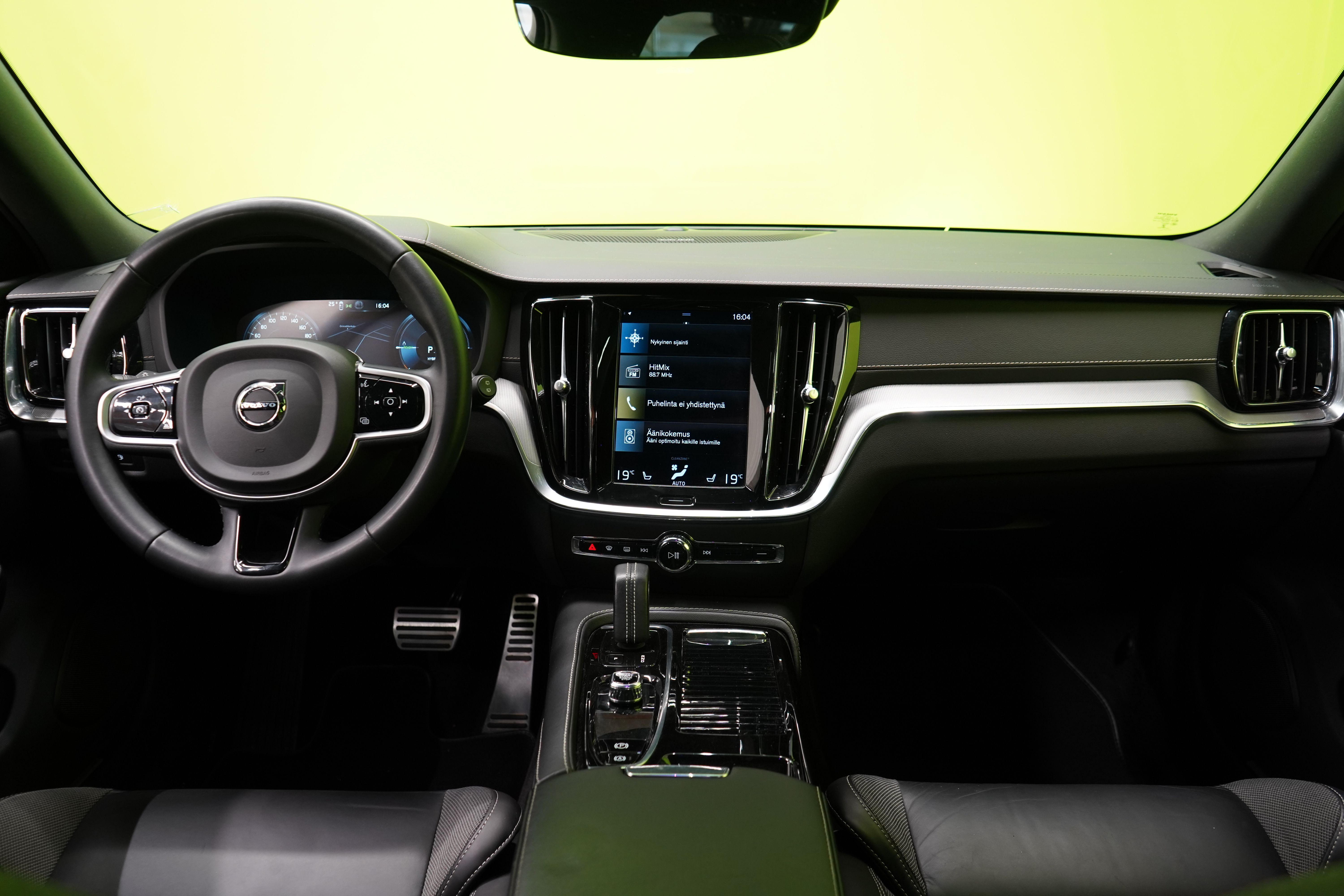 Volvo V60 2022, photo 7/38