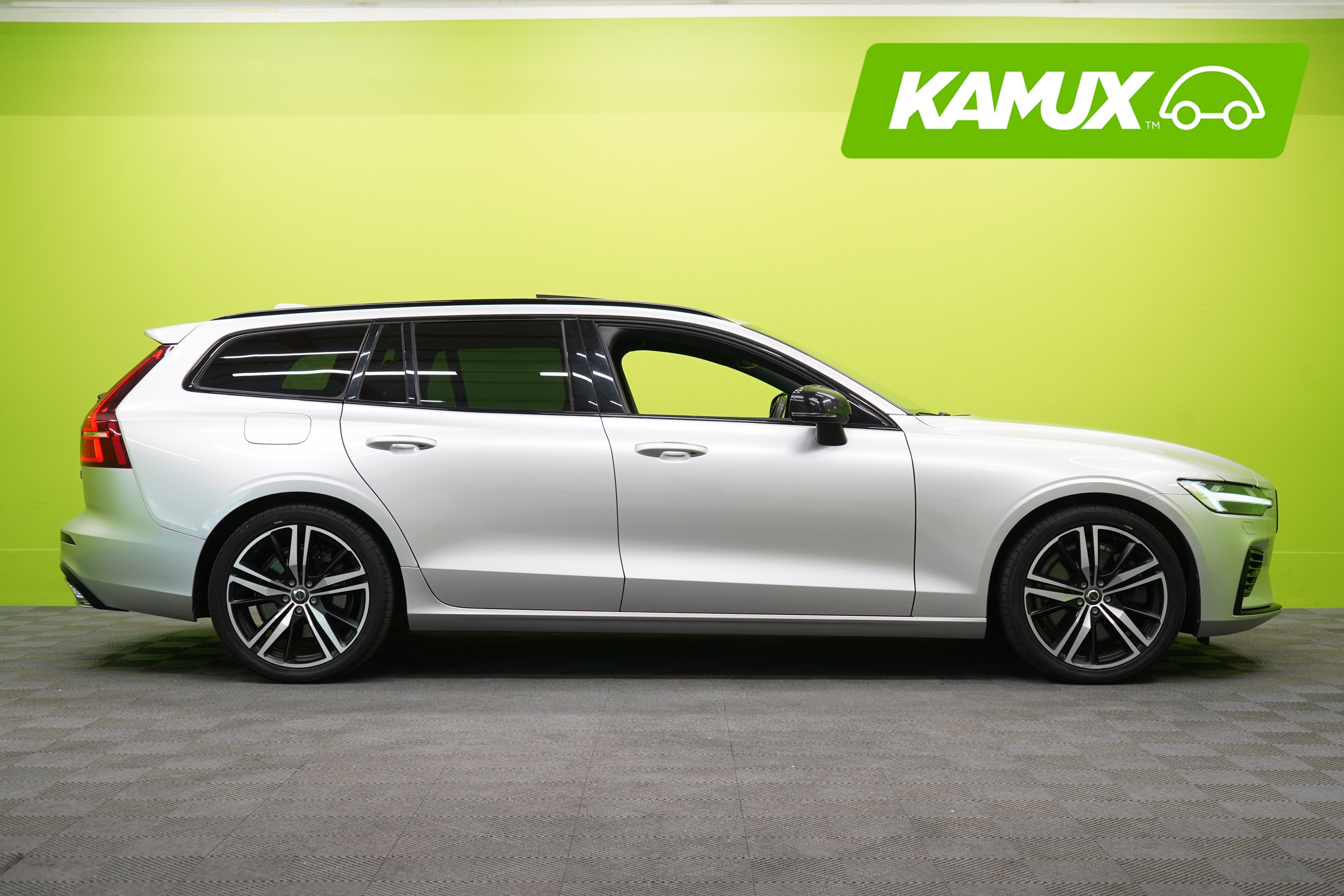 Volvo V60 2022, photo 2/38