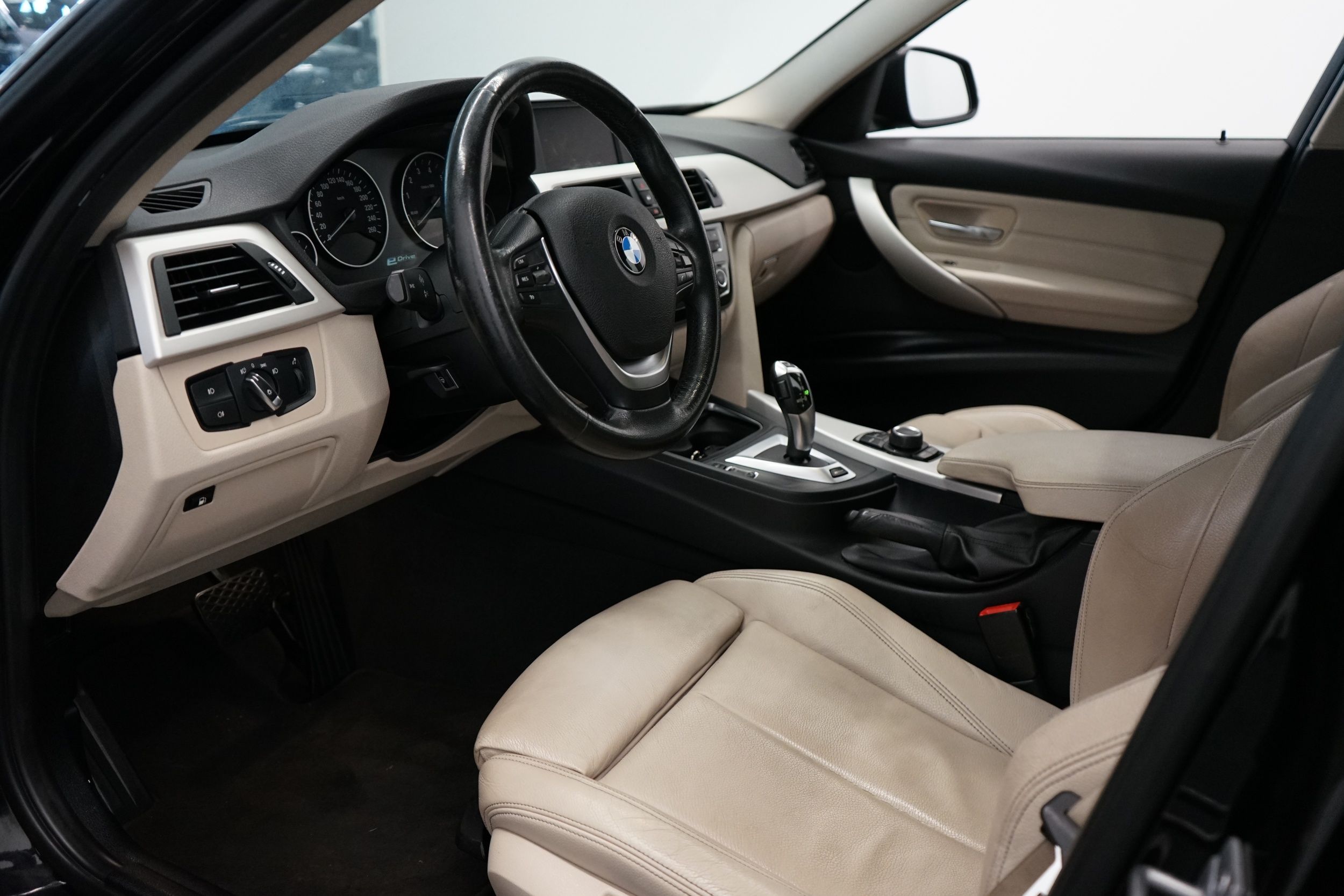BMW 330 2018, kuva 6/18