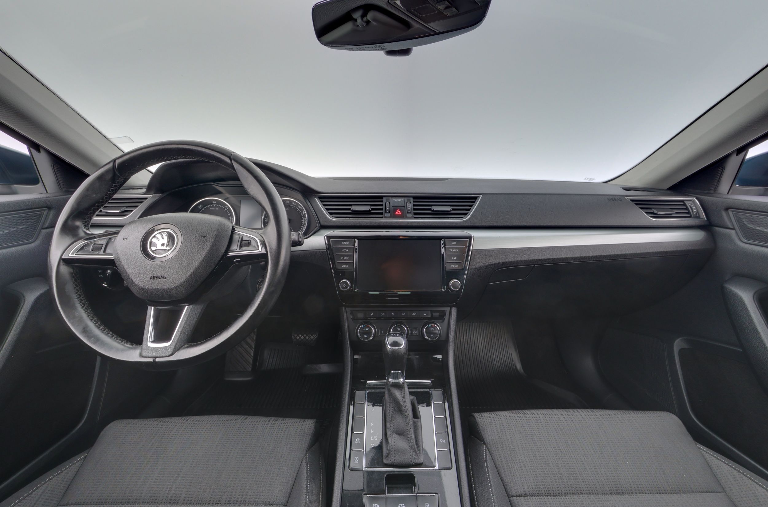 Skoda Superb 2016, kuva 7/23