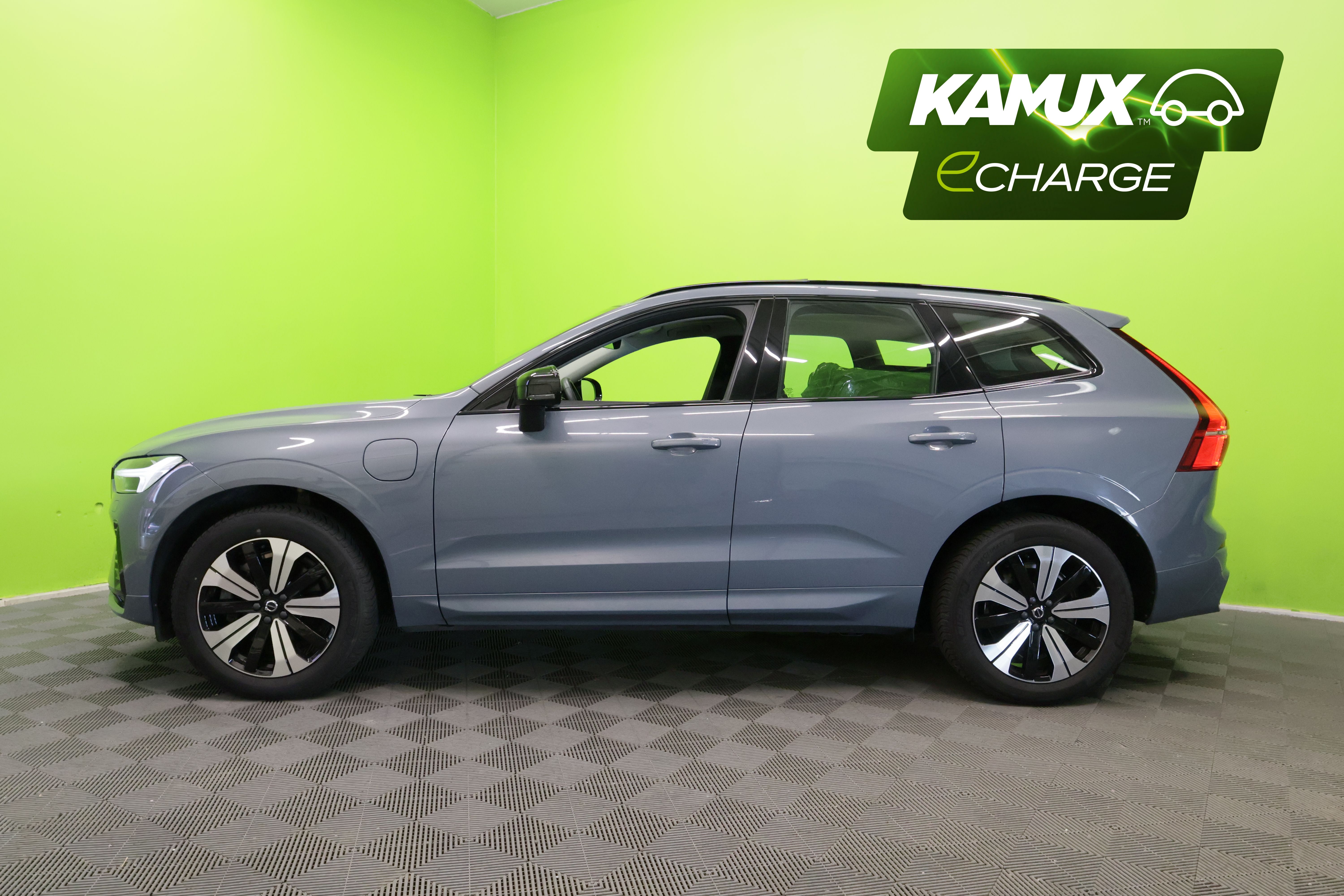 Volvo XC60 T6 AWD Plus Dark Plug-In 2023, photo 5/29
