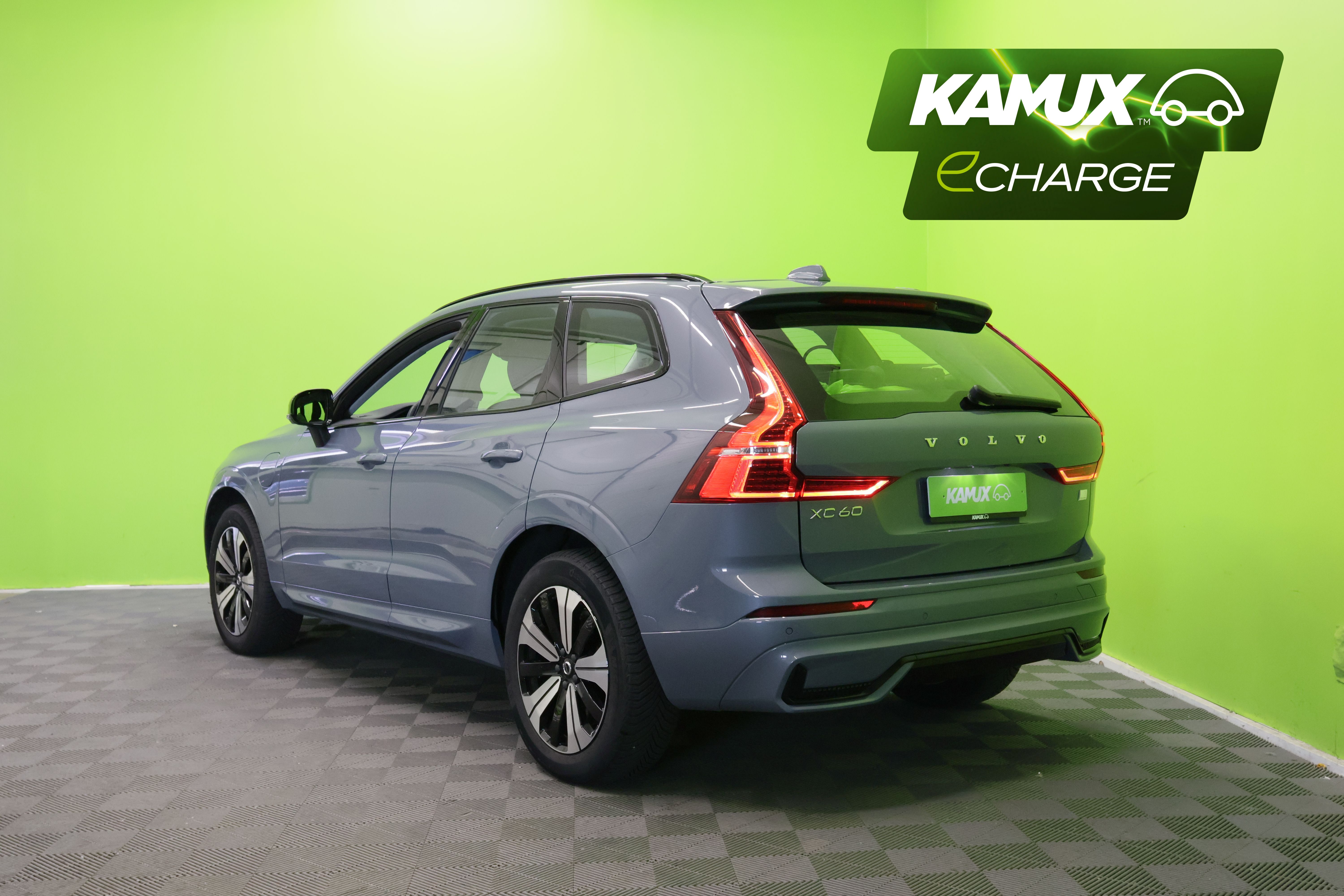 Volvo XC60 T6 AWD Plus Dark Plug-In 2023, photo 6/29
