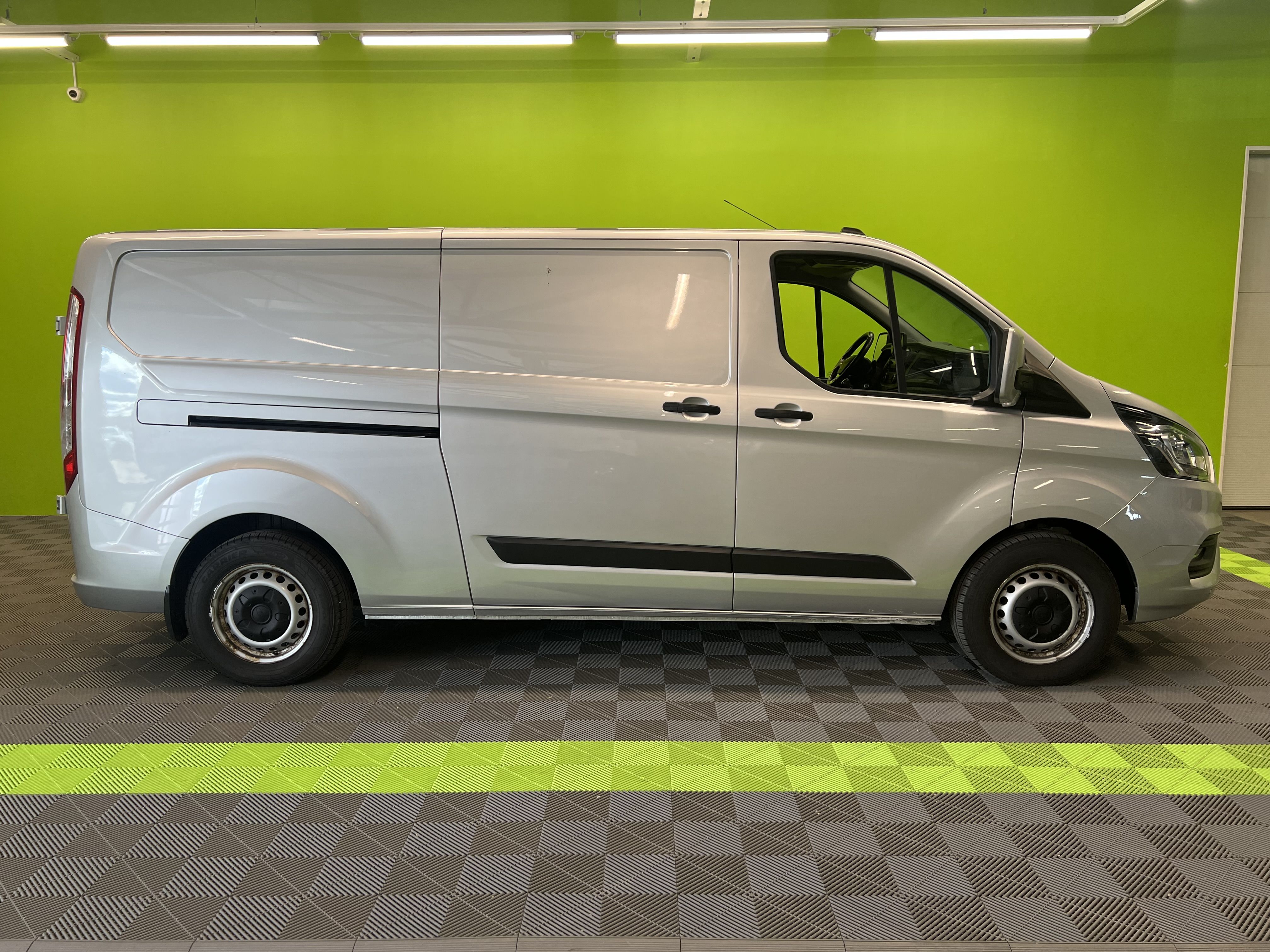 Ford Transit Custom 2020, photo 2/24