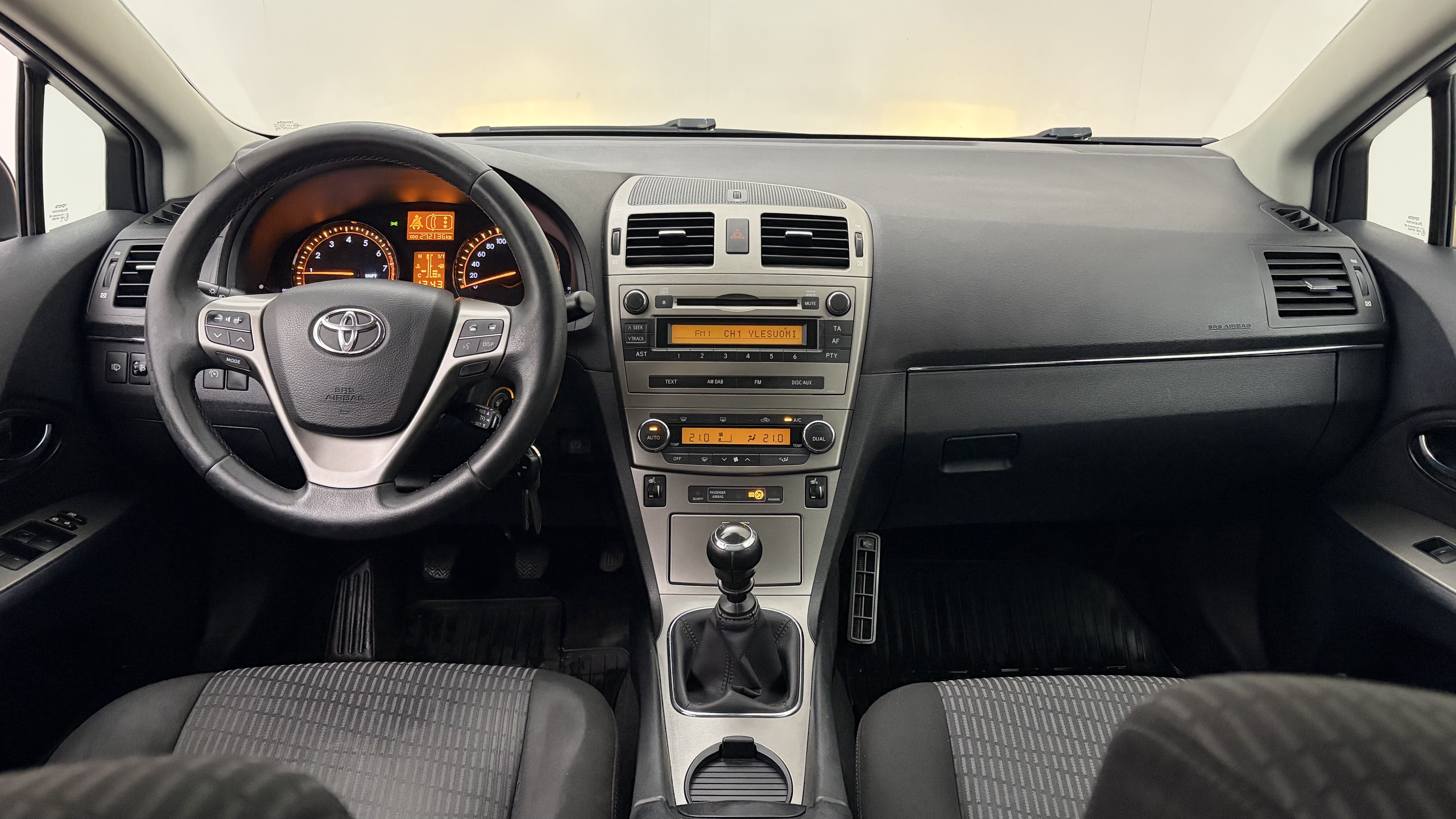 Toyota Avensis 2012, photo 7/21