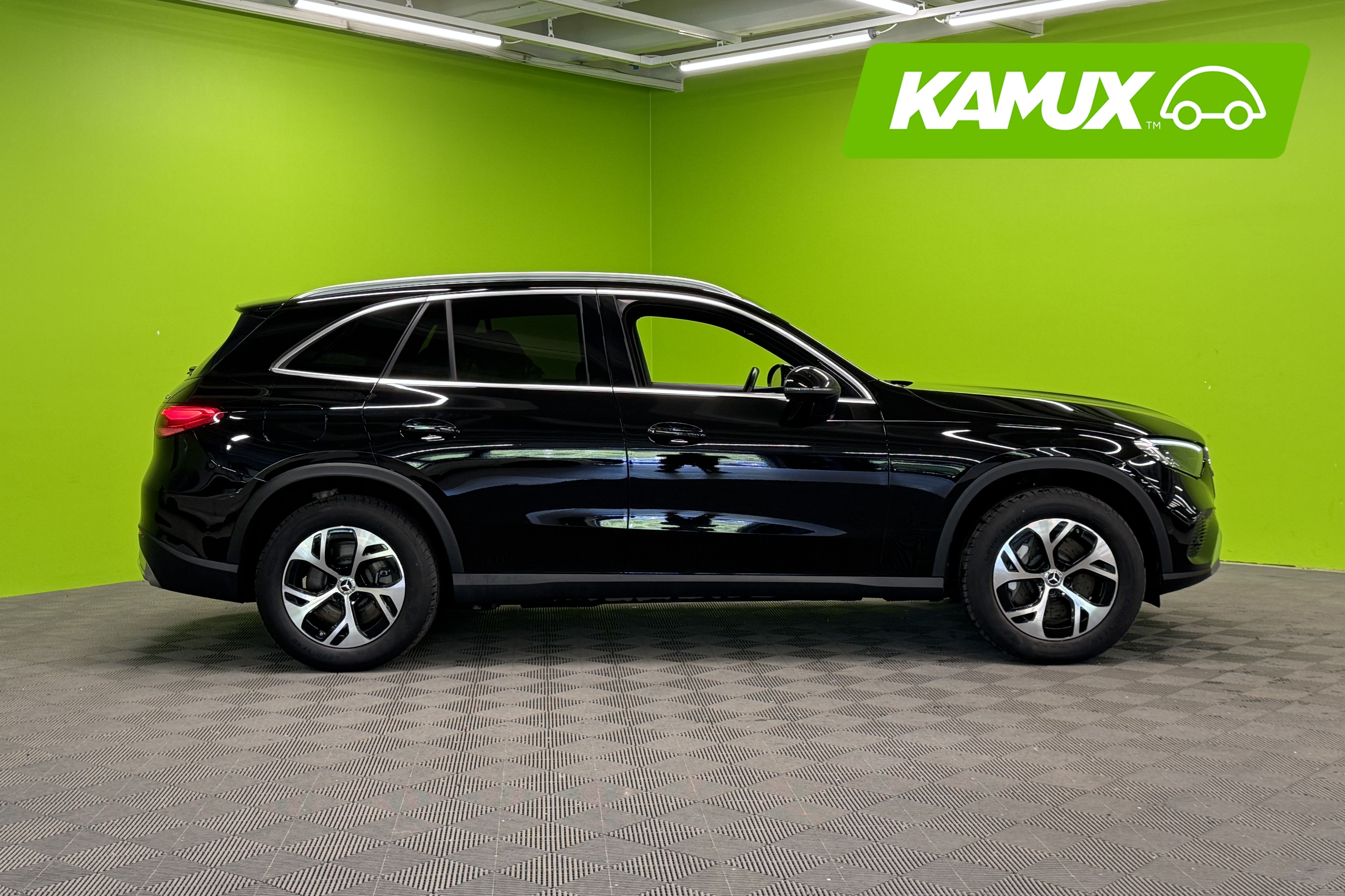Mercedes-Benz GLC 300e 4Matic Off-Roader 2023, photo 2/21