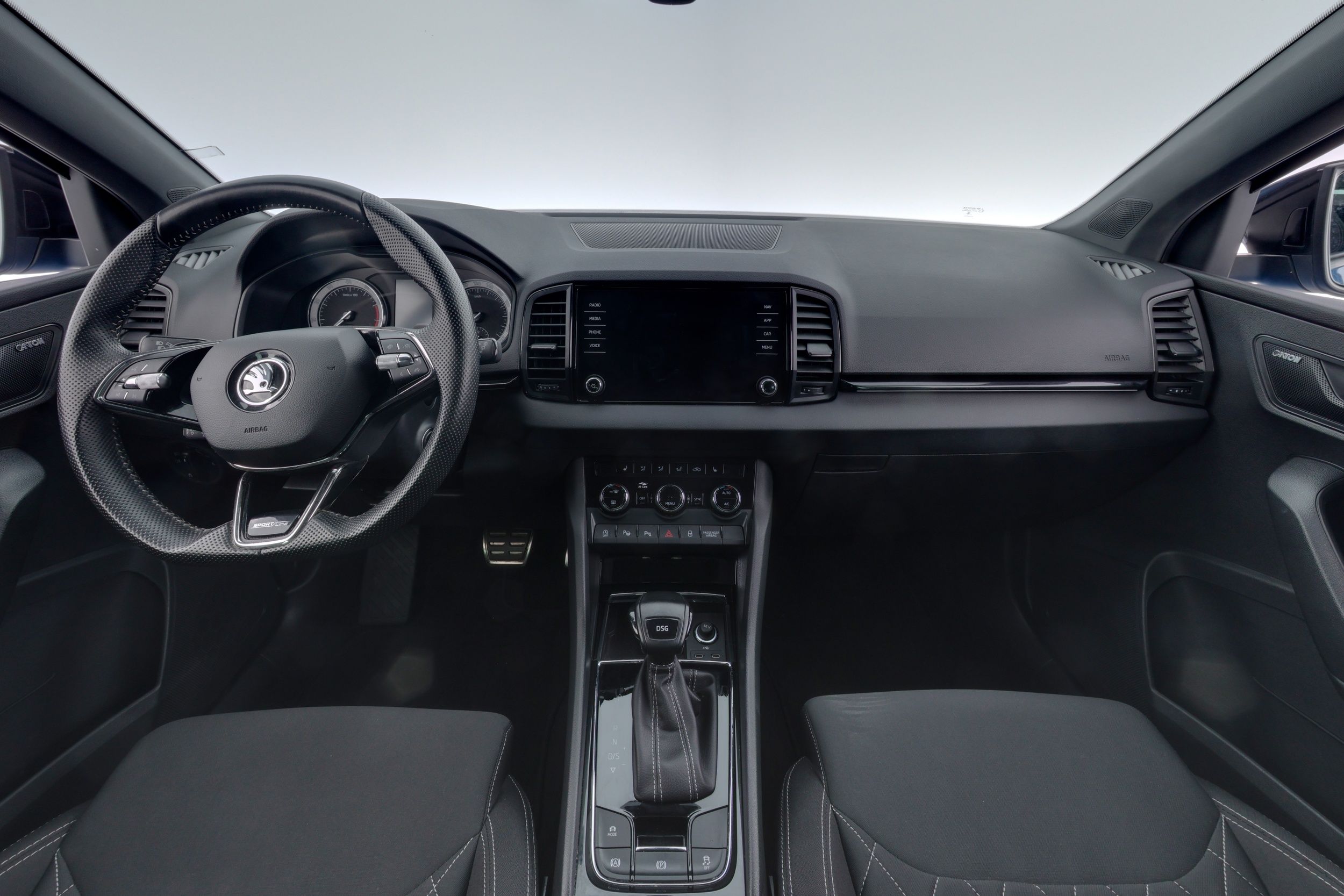 Skoda Karoq 1.5 TSI ACT Sportline 2021, photo 7/22