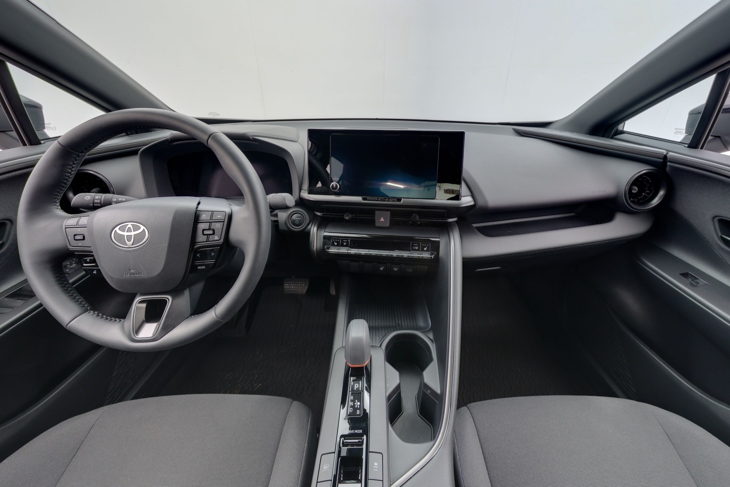 Toyota C-HR 2,0 Plug-in Hybrid 2025, kuva 7/25