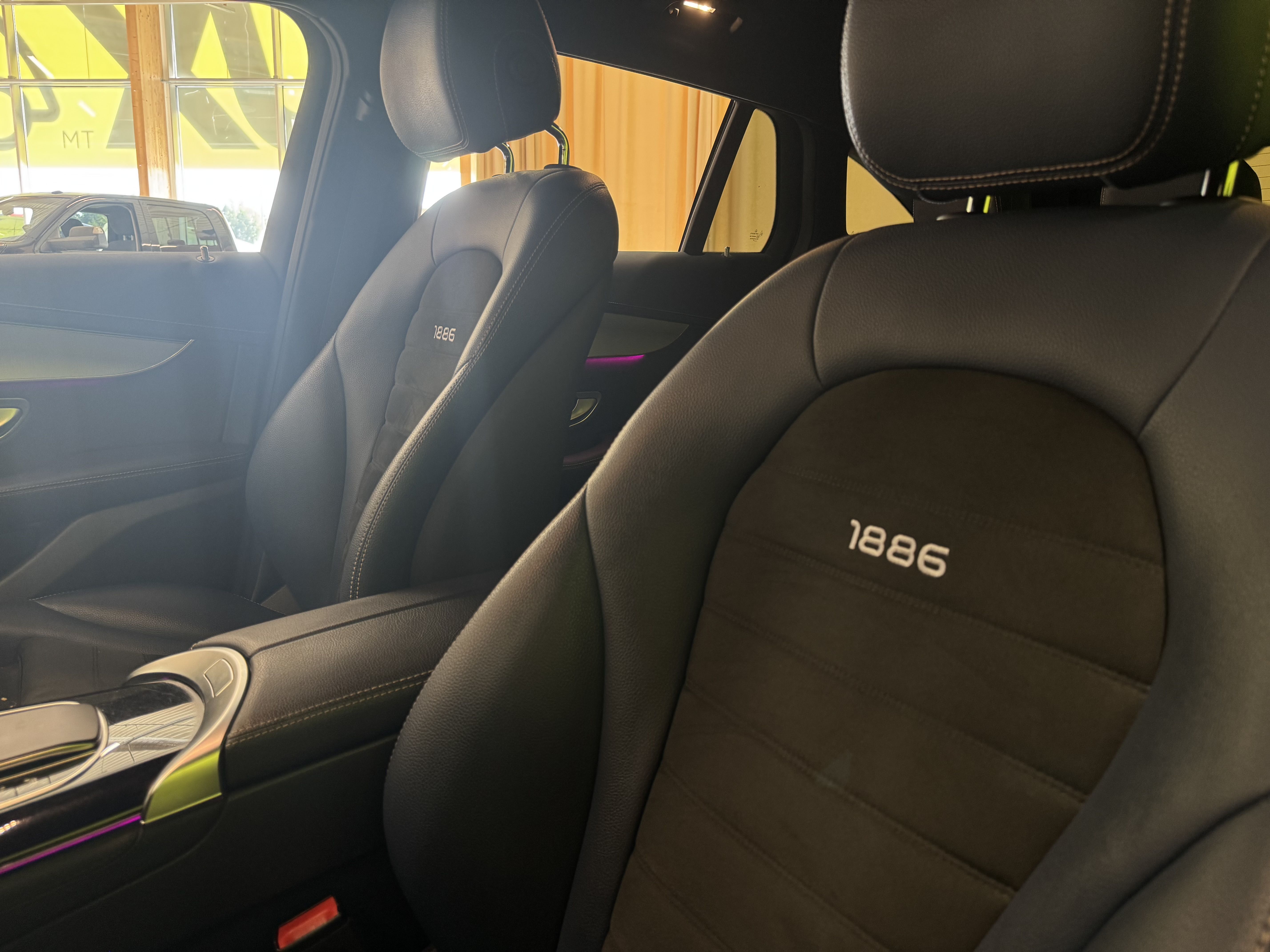 Mercedes-Benz EQC 2020, photo 6/9