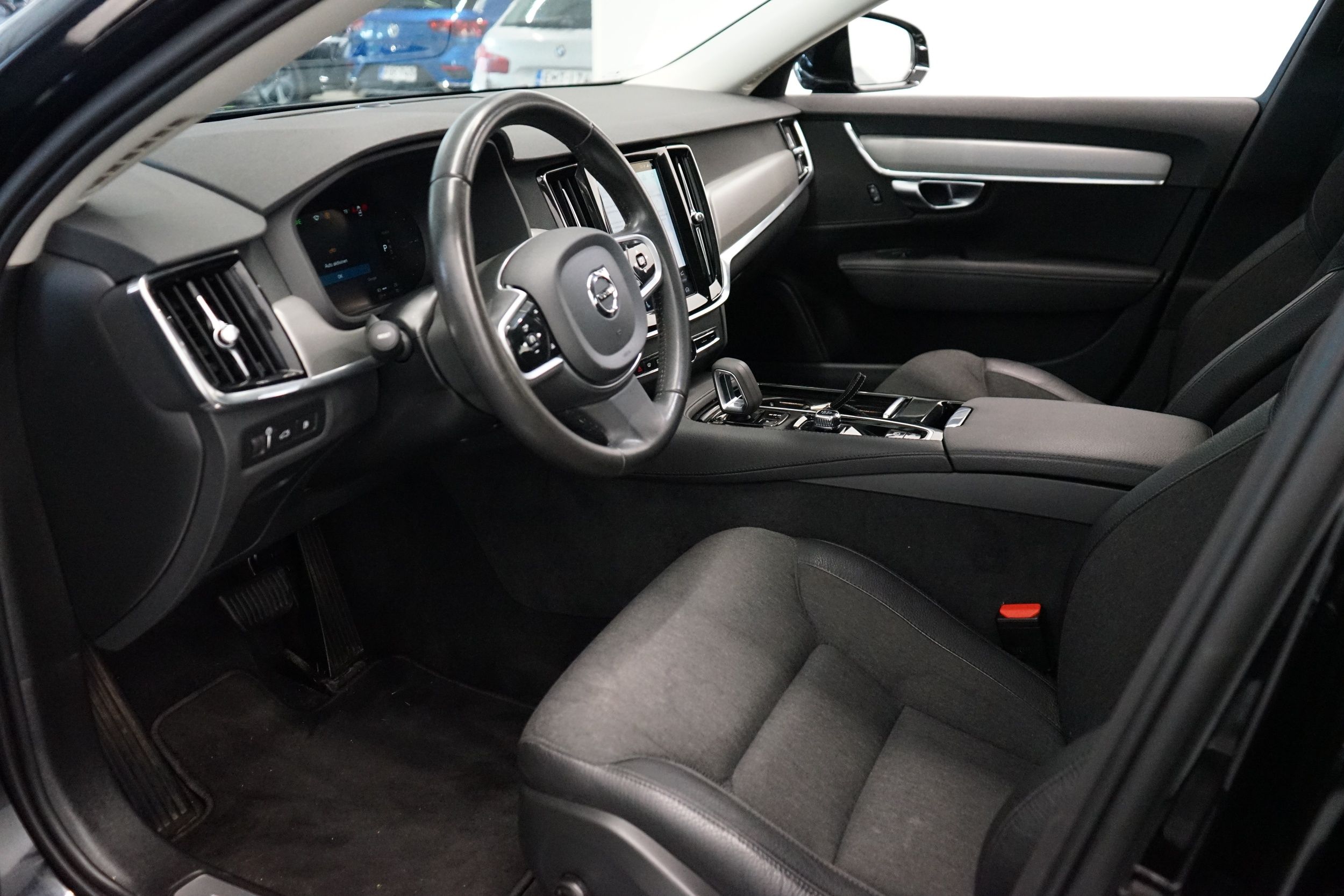 Volvo V90 2022, kuva 6/18