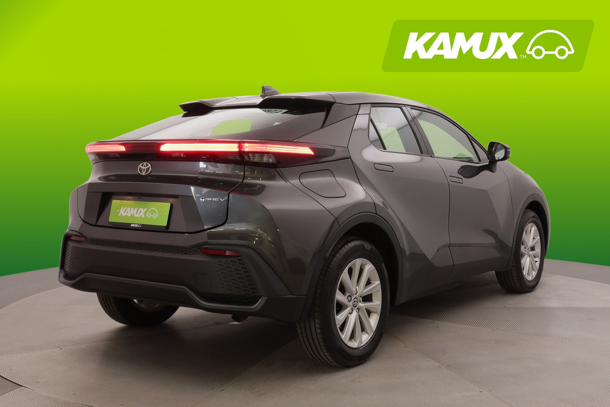 Toyota C-HR 2,0 Plug-in Hybrid 2025, photo 3/26
