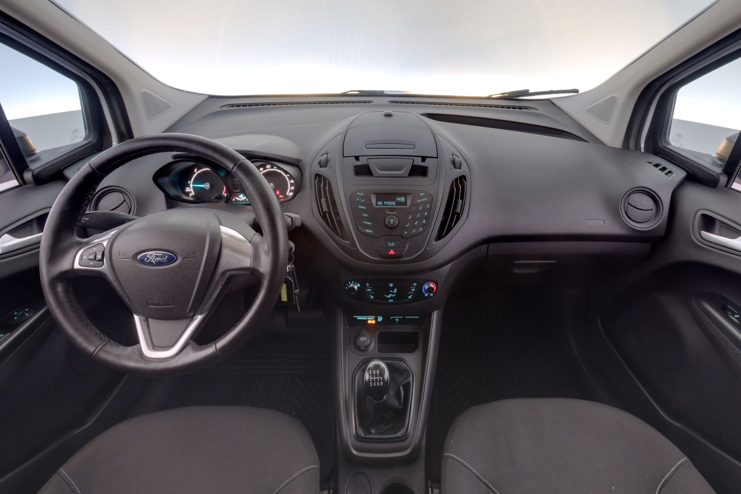 Ford Transit Courier 2022, photo 7/23