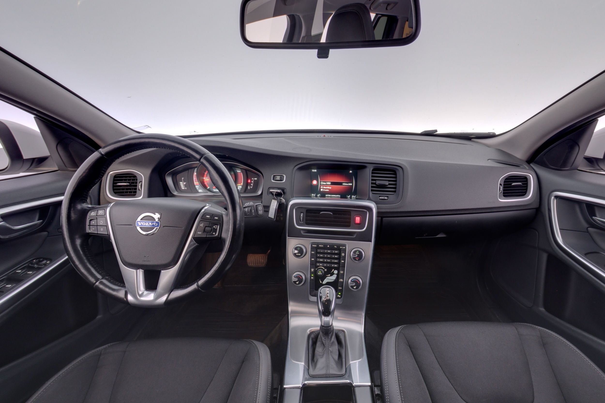 Volvo V60 D4 Momentum aut 2015, photo 7/26