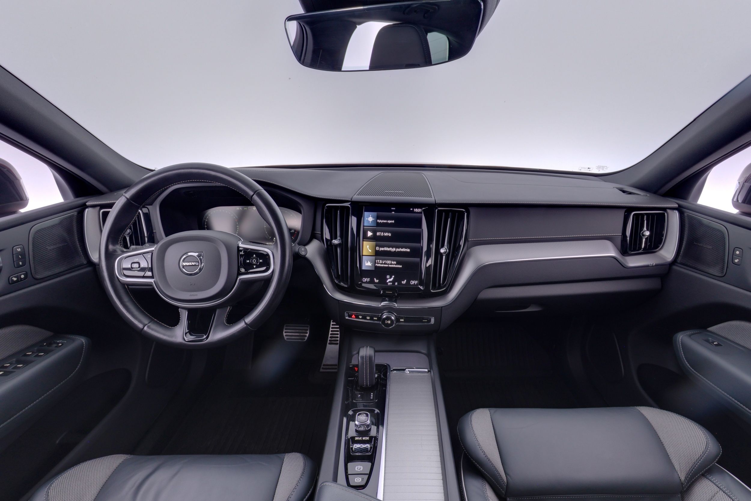 Volvo XC60 2021, kuva 7/37