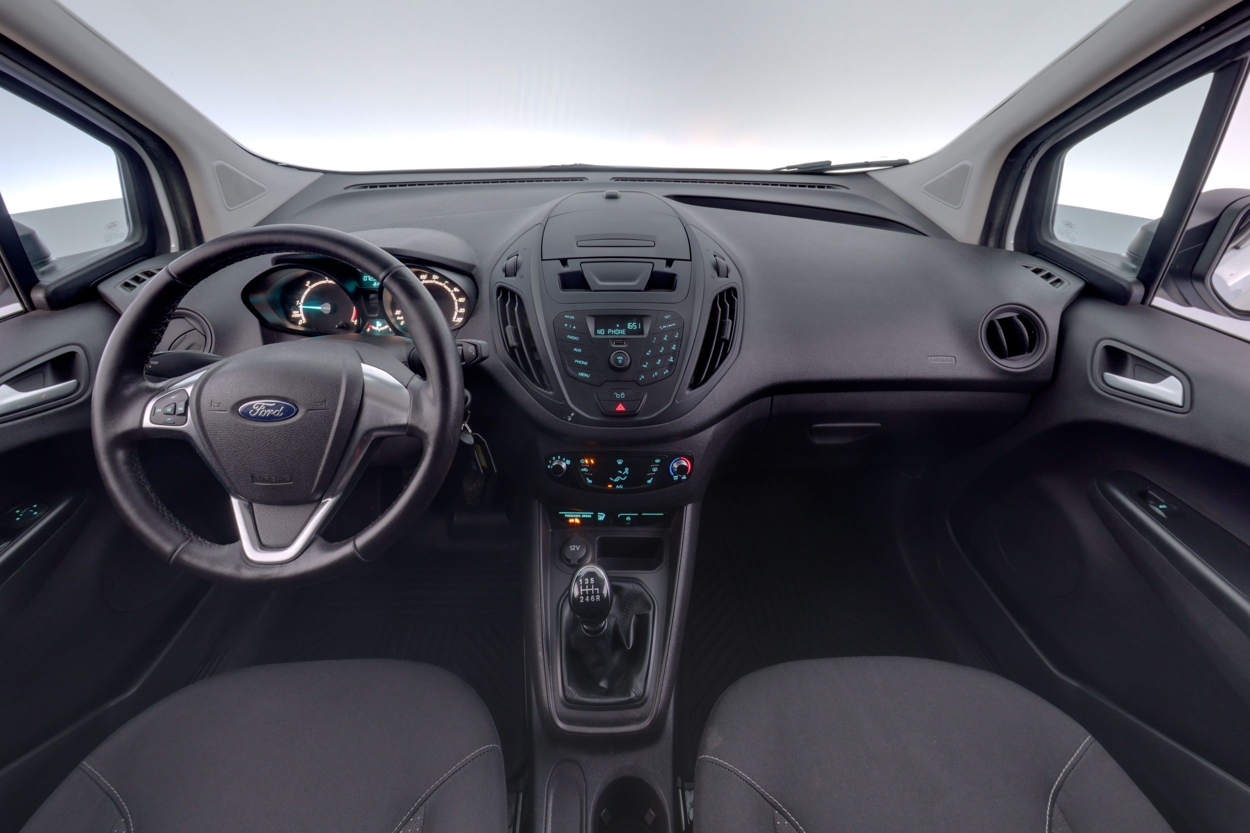 Ford Transit Courier 2022, kuva 7/23