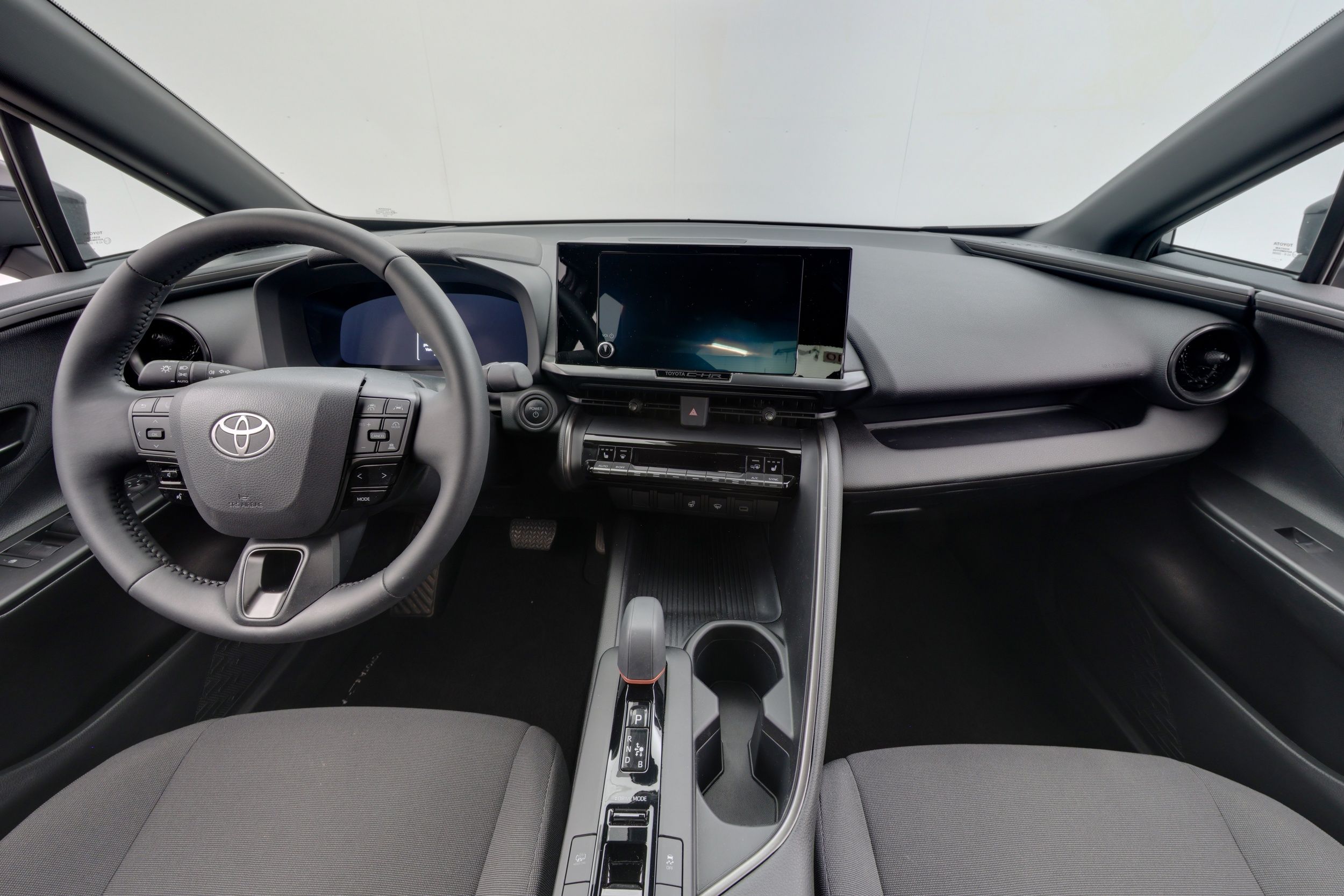 Toyota C-HR 2,0 Plug-in Hybrid 2025, kuva 7/25