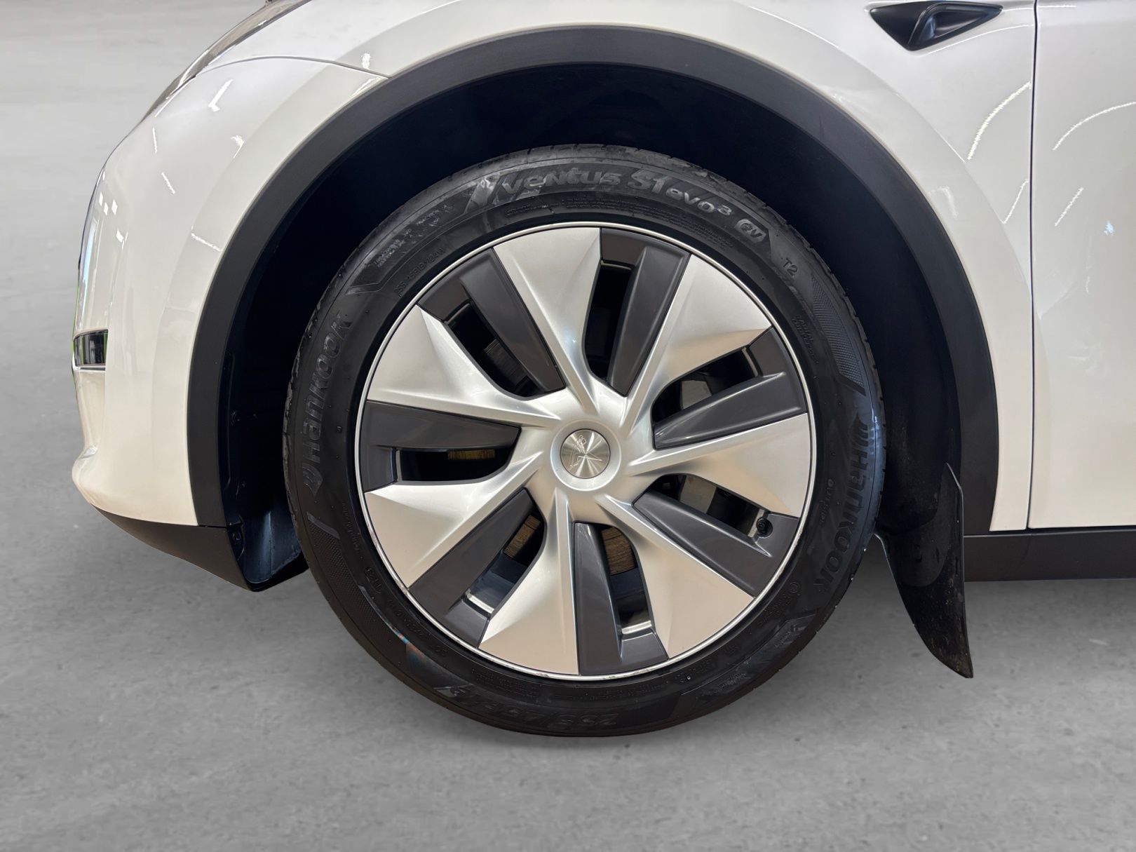 Tesla Model Y Long Range Dual Motor AWD 2024, kuva 6/14