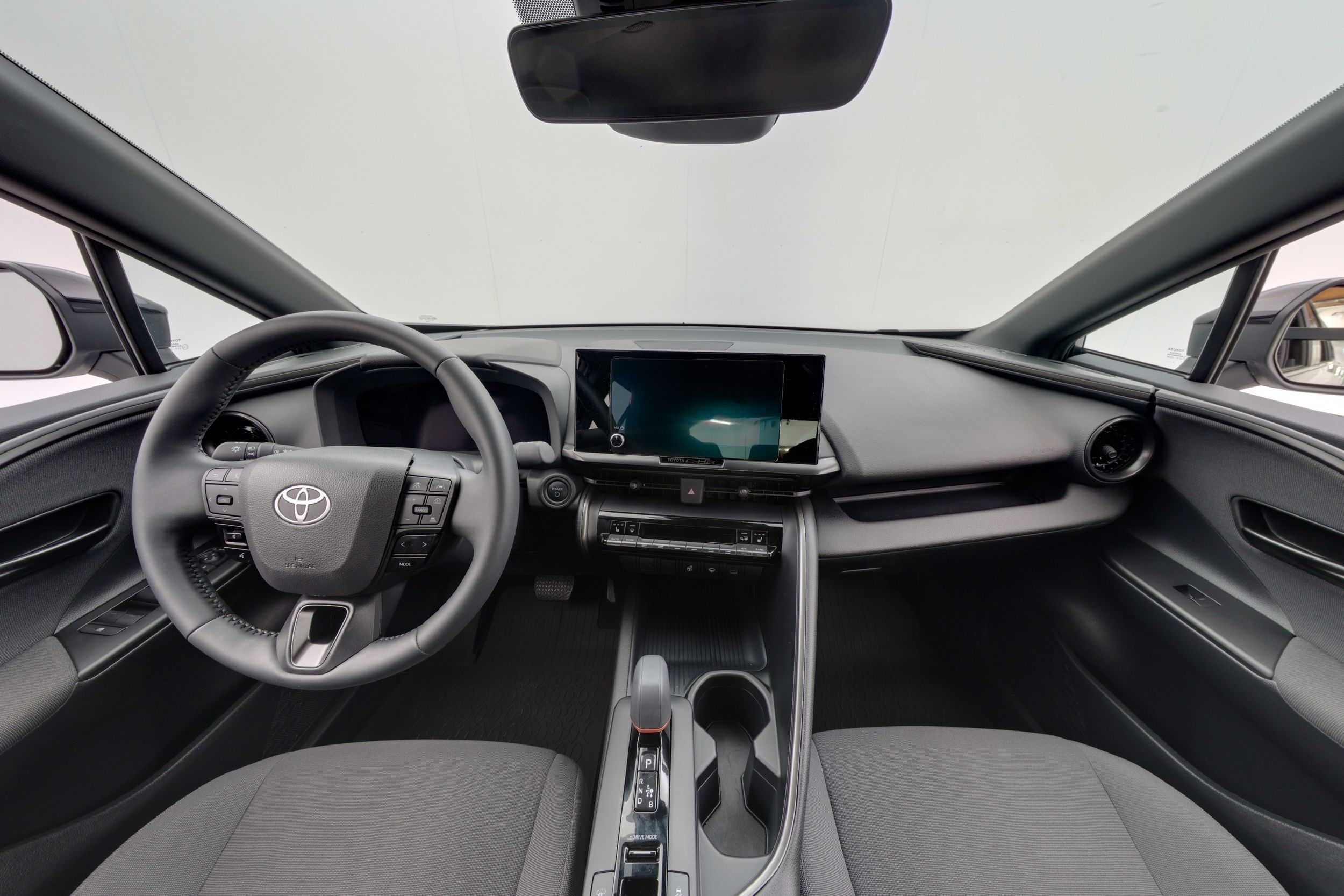 Toyota C-HR 2,0 Plug-in Hybrid Intense 2025, kuva 6/25