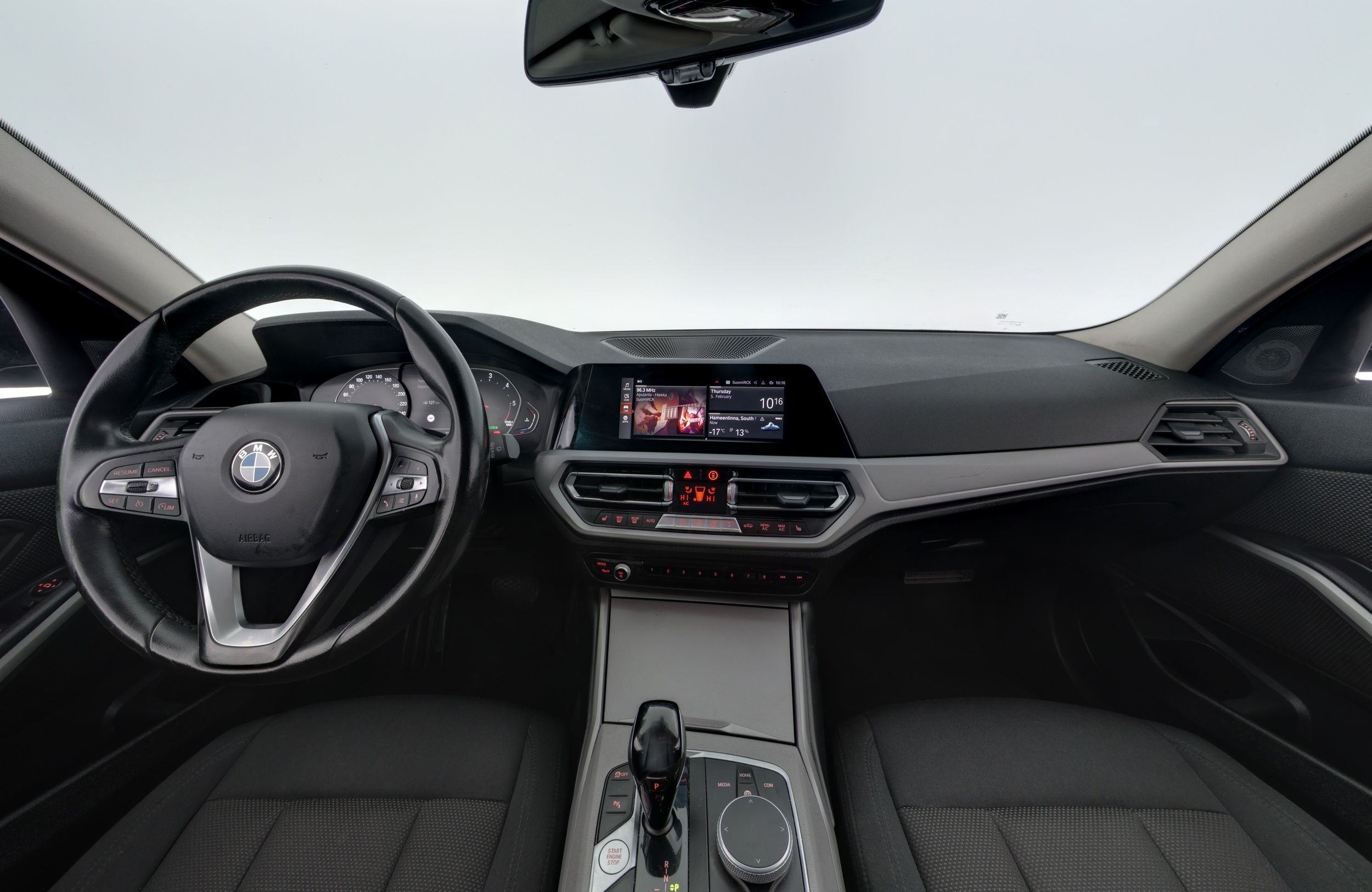 BMW 320 2021, kuva 7/25