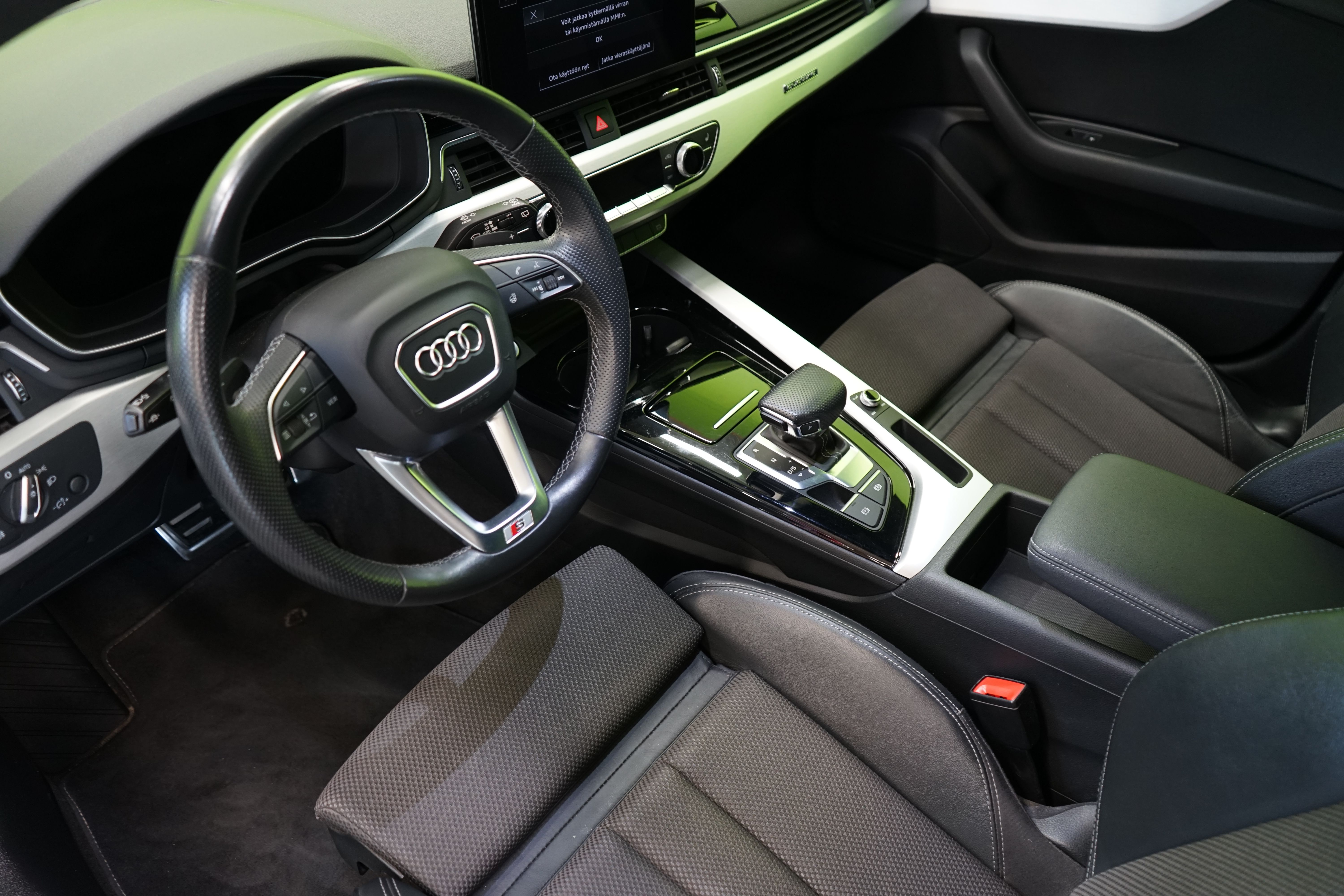 Audi A4 2021, kuva 6/23