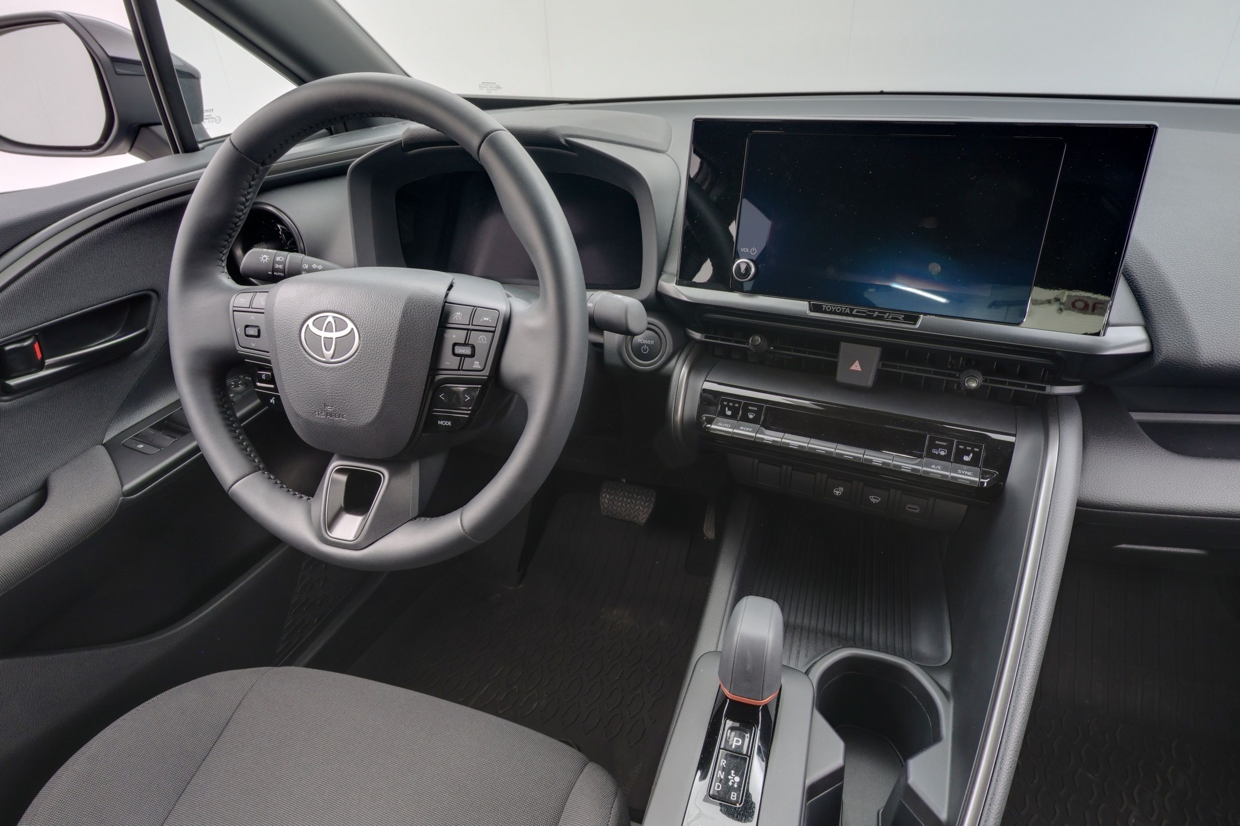 Toyota C-HR 2,0 Plug-in Hybrid 2025, kuva 7/25