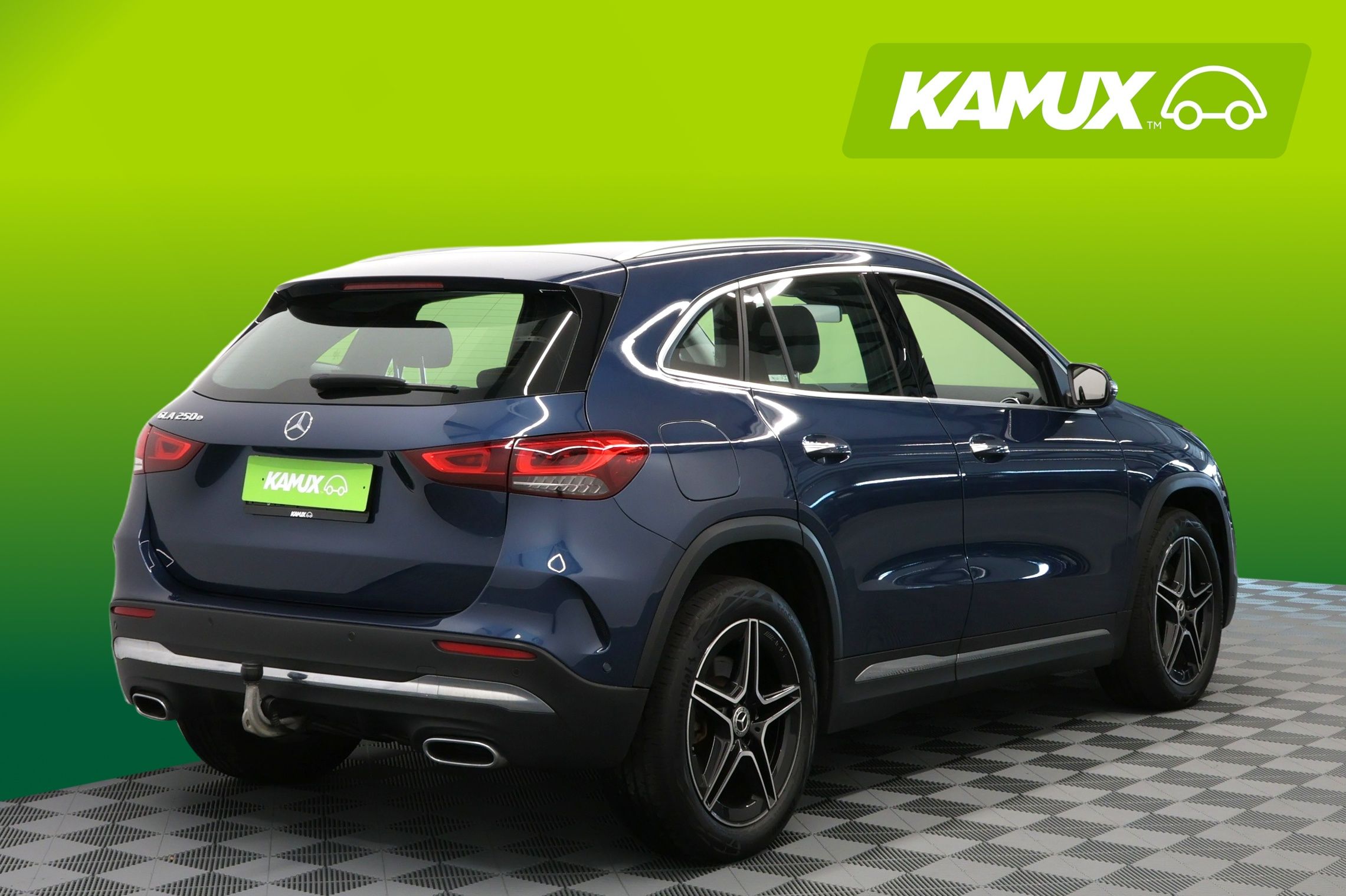 Mercedes-Benz GLA 2023, photo 2/18
