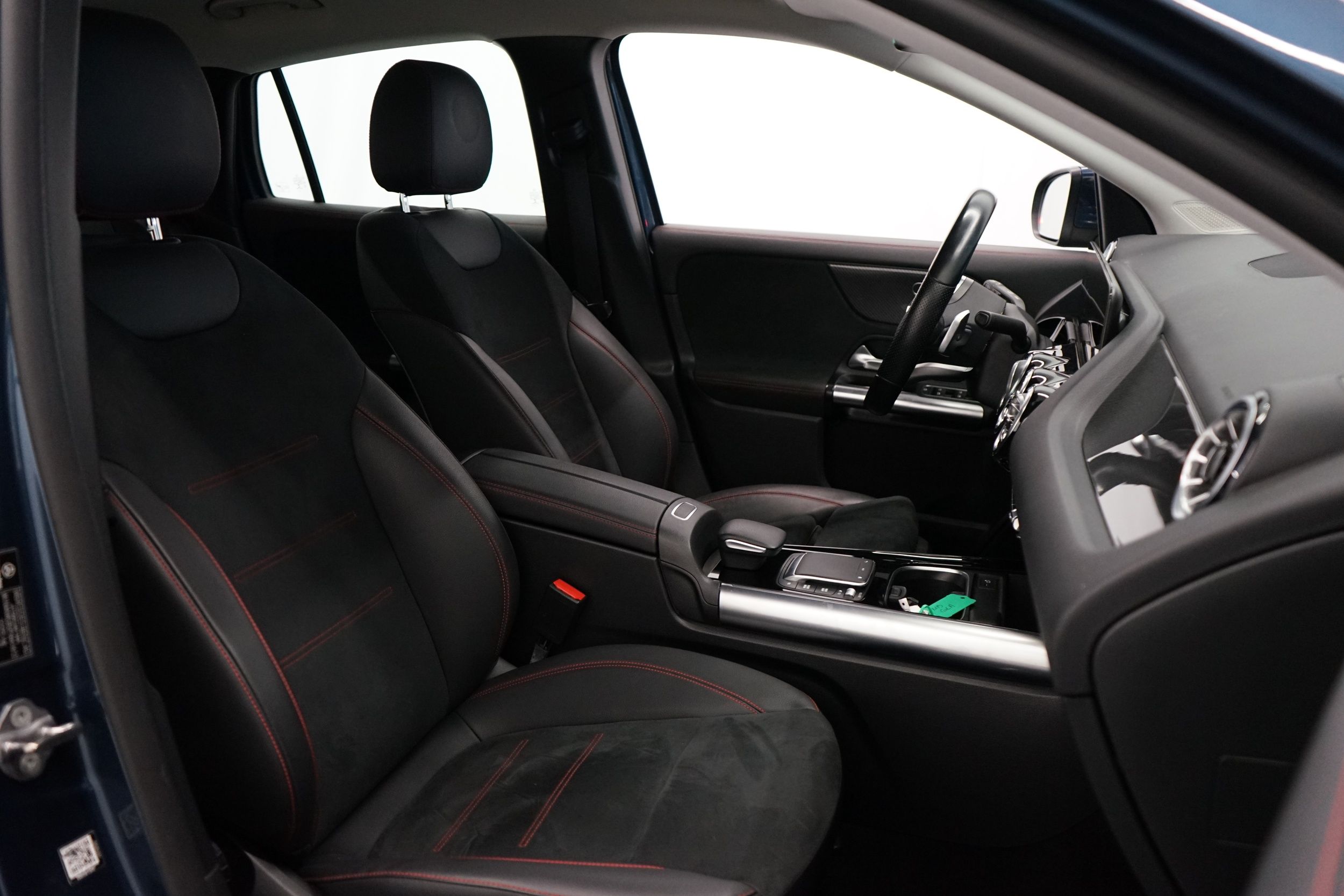 Mercedes-Benz GLA 2023, photo 7/18