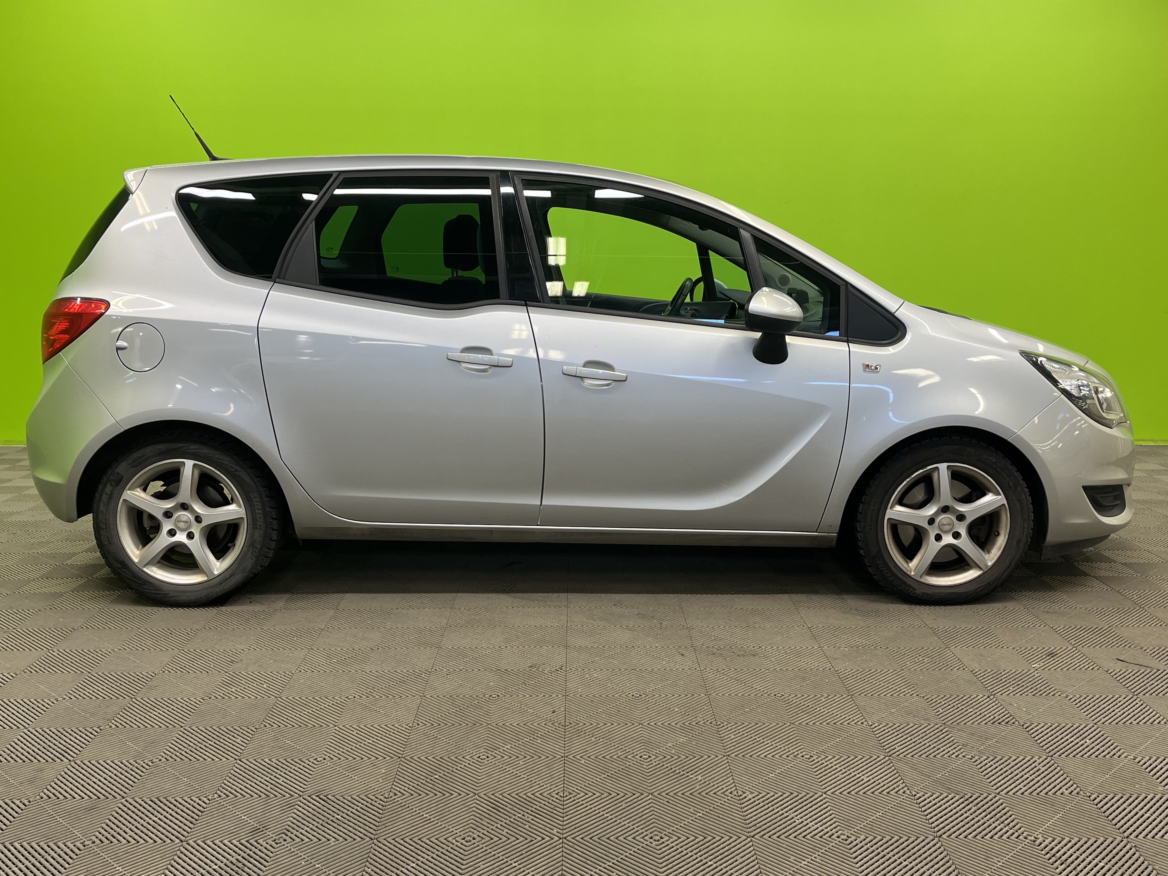 Opel Meriva 2015, photo 2/9