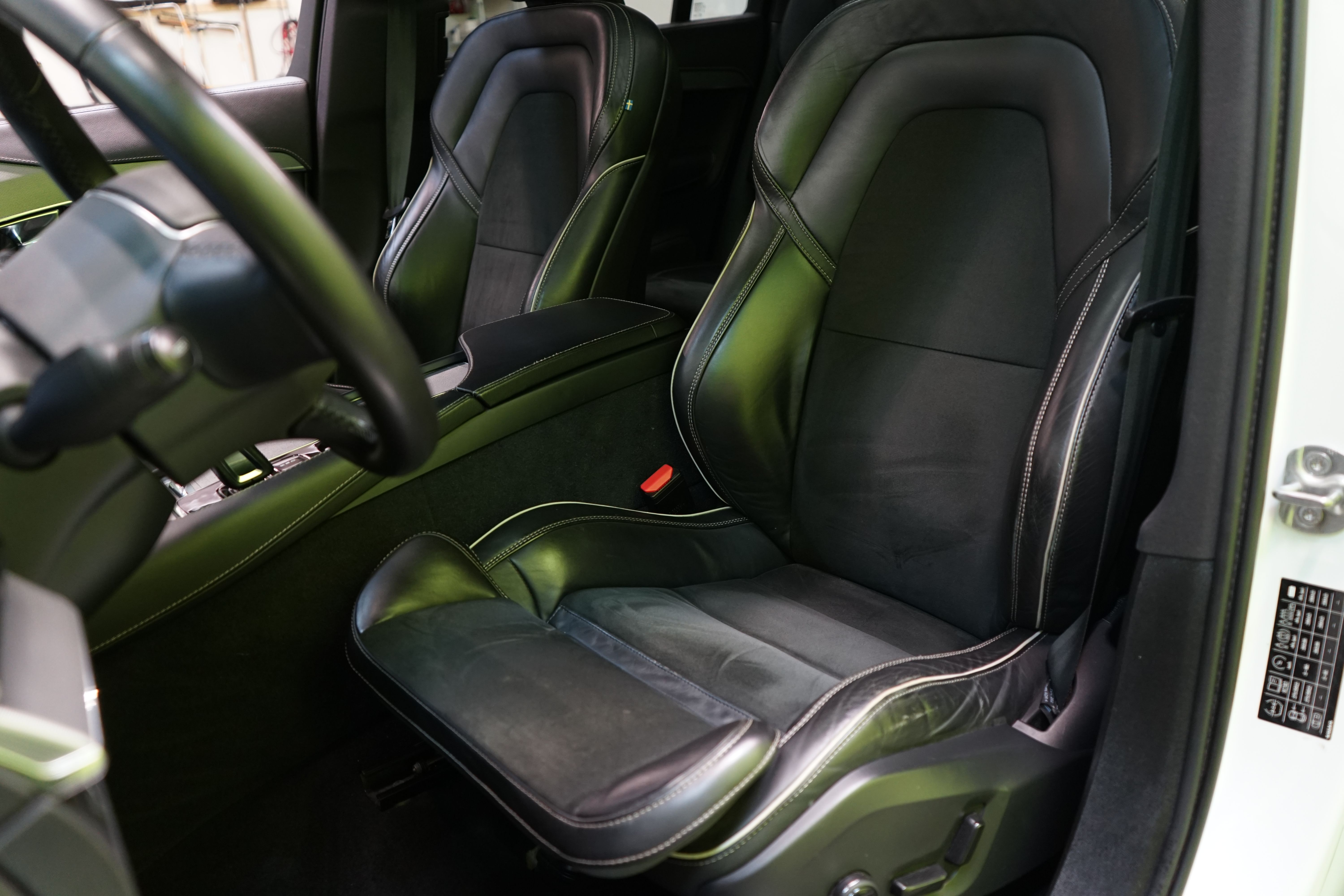 Volvo XC90 2022, photo 7/33