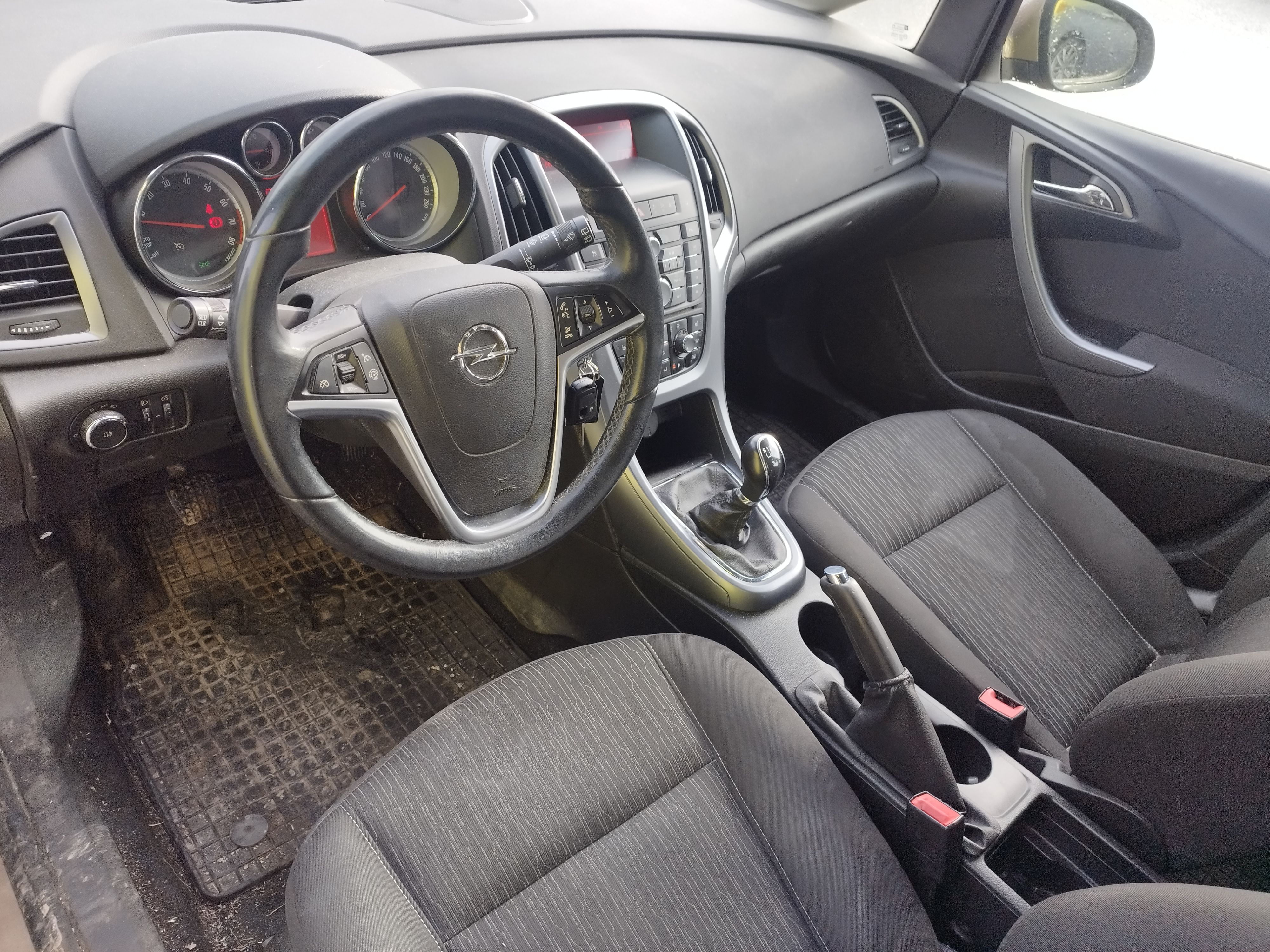 Opel Astra 2014, kuva 2/5