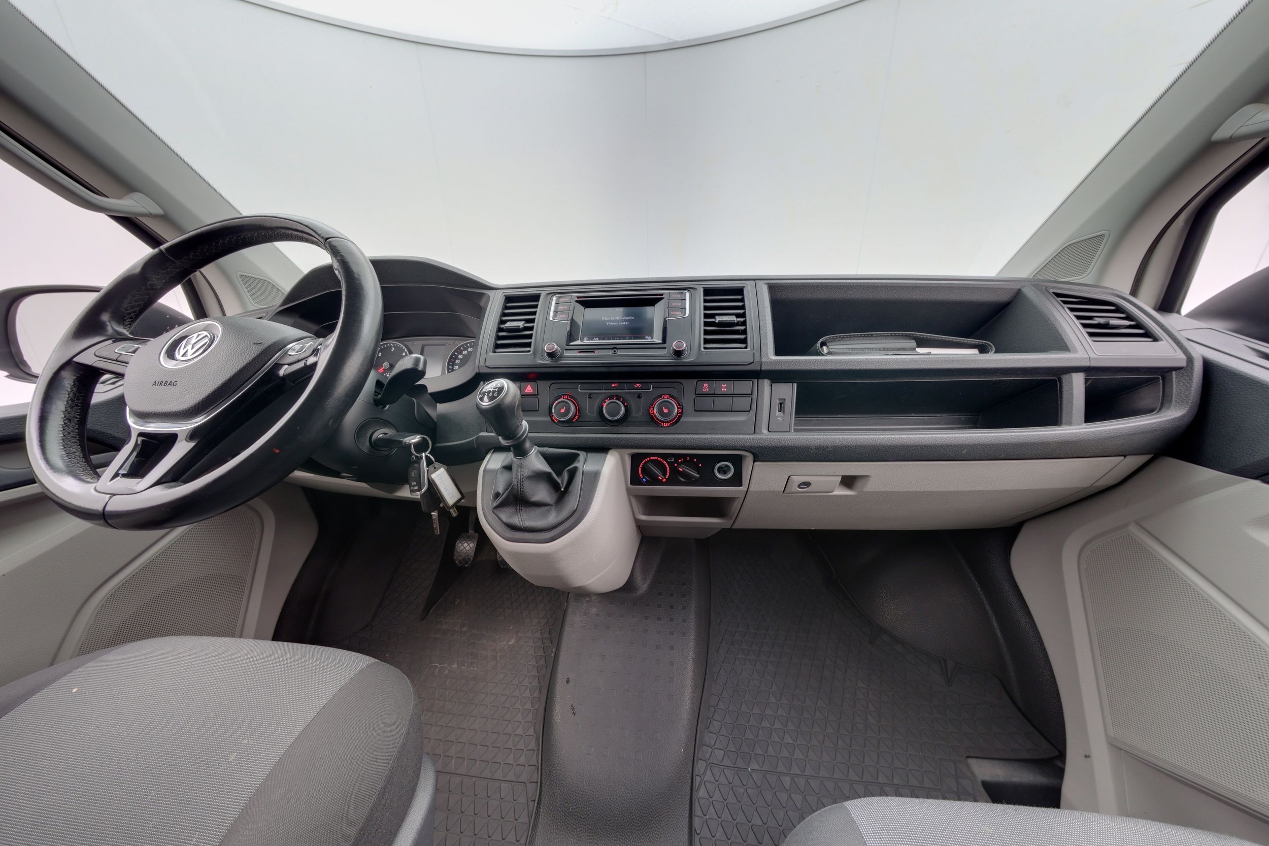 Volkswagen Transporter 2018, kuva 7/17