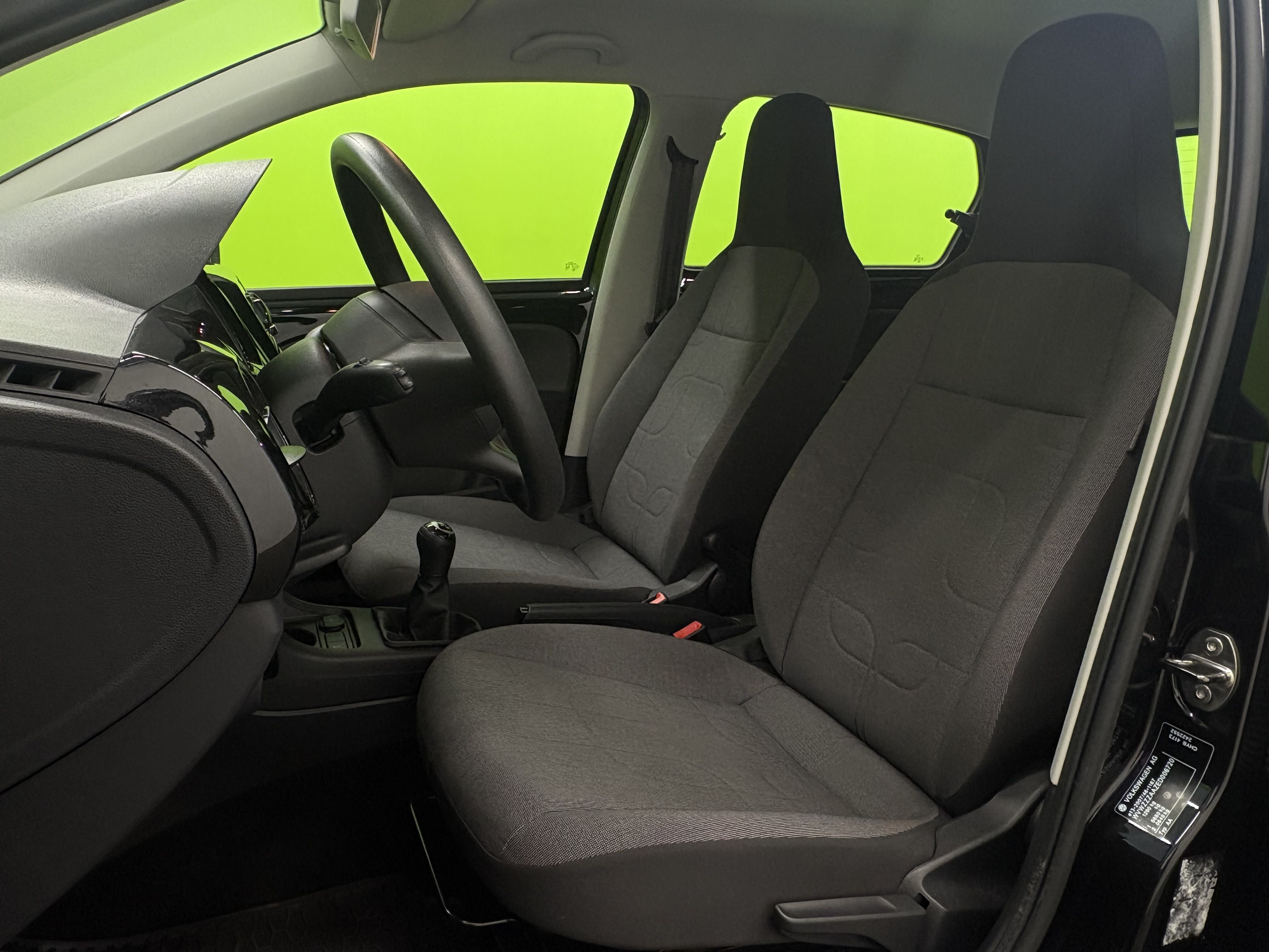 Volkswagen Up! 2014, photo 6/15