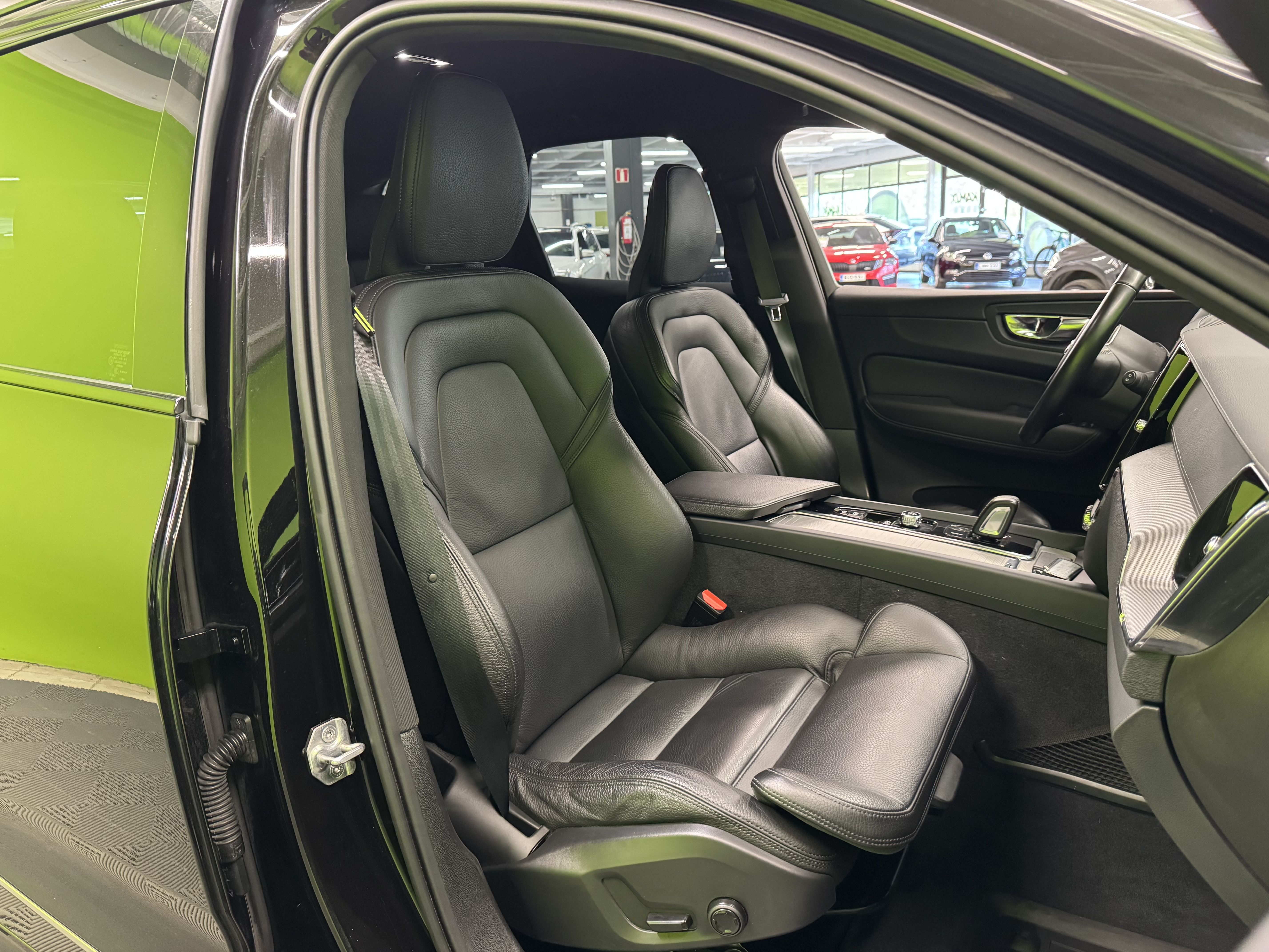 Volvo XC60 2020, kuva 7/24