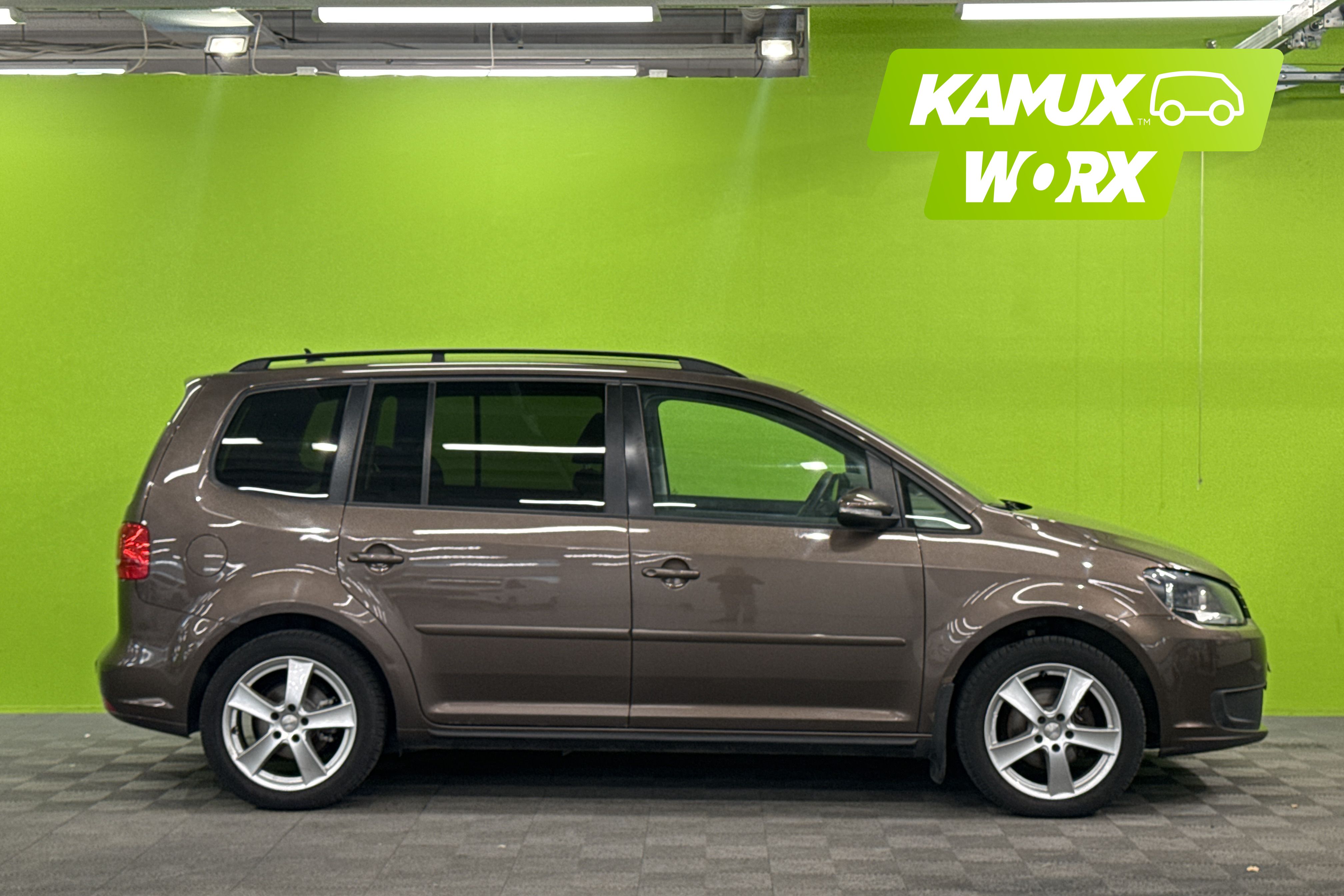 Volkswagen Touran 2011, photo 2/41