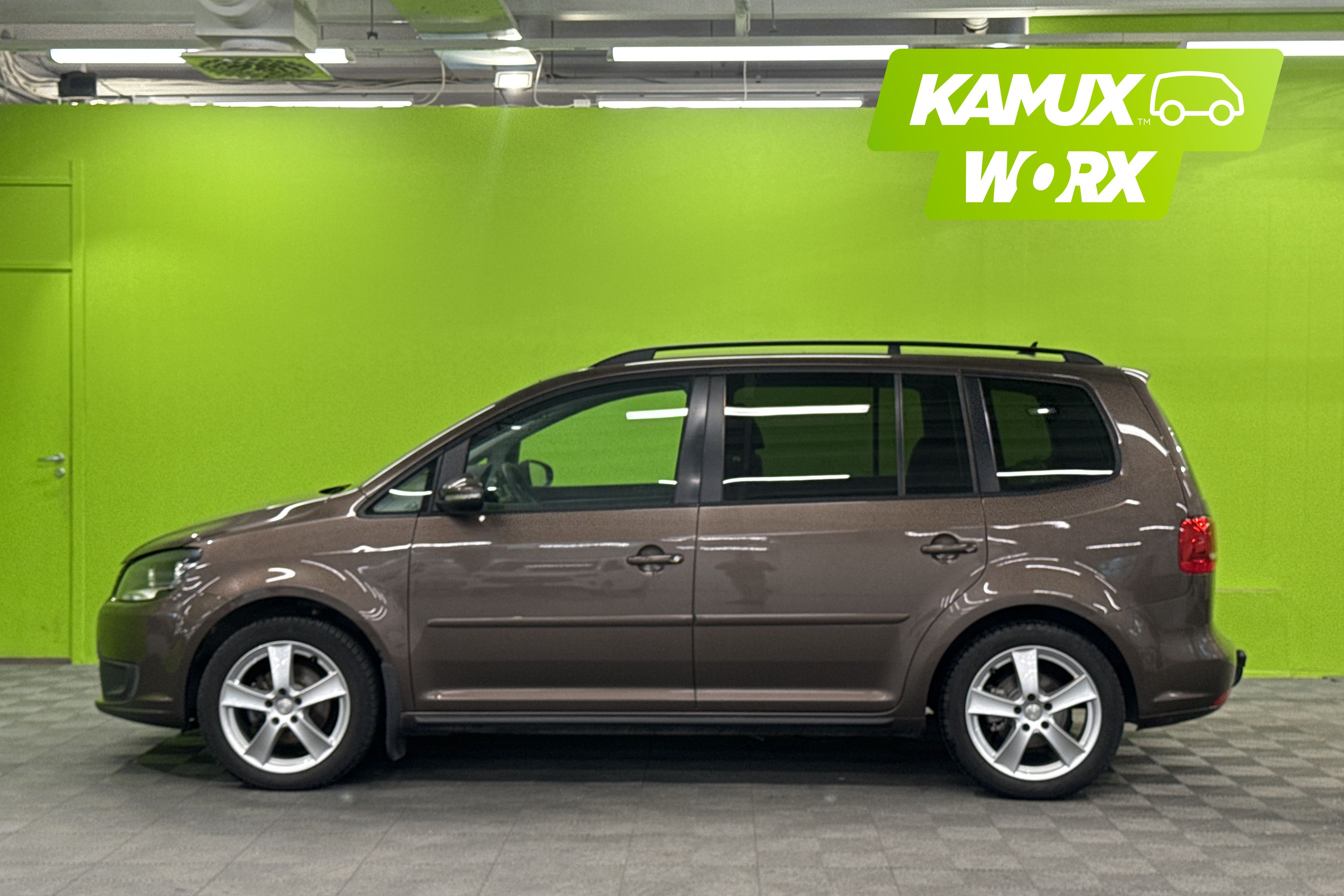 Volkswagen Touran 2011, photo 5/41