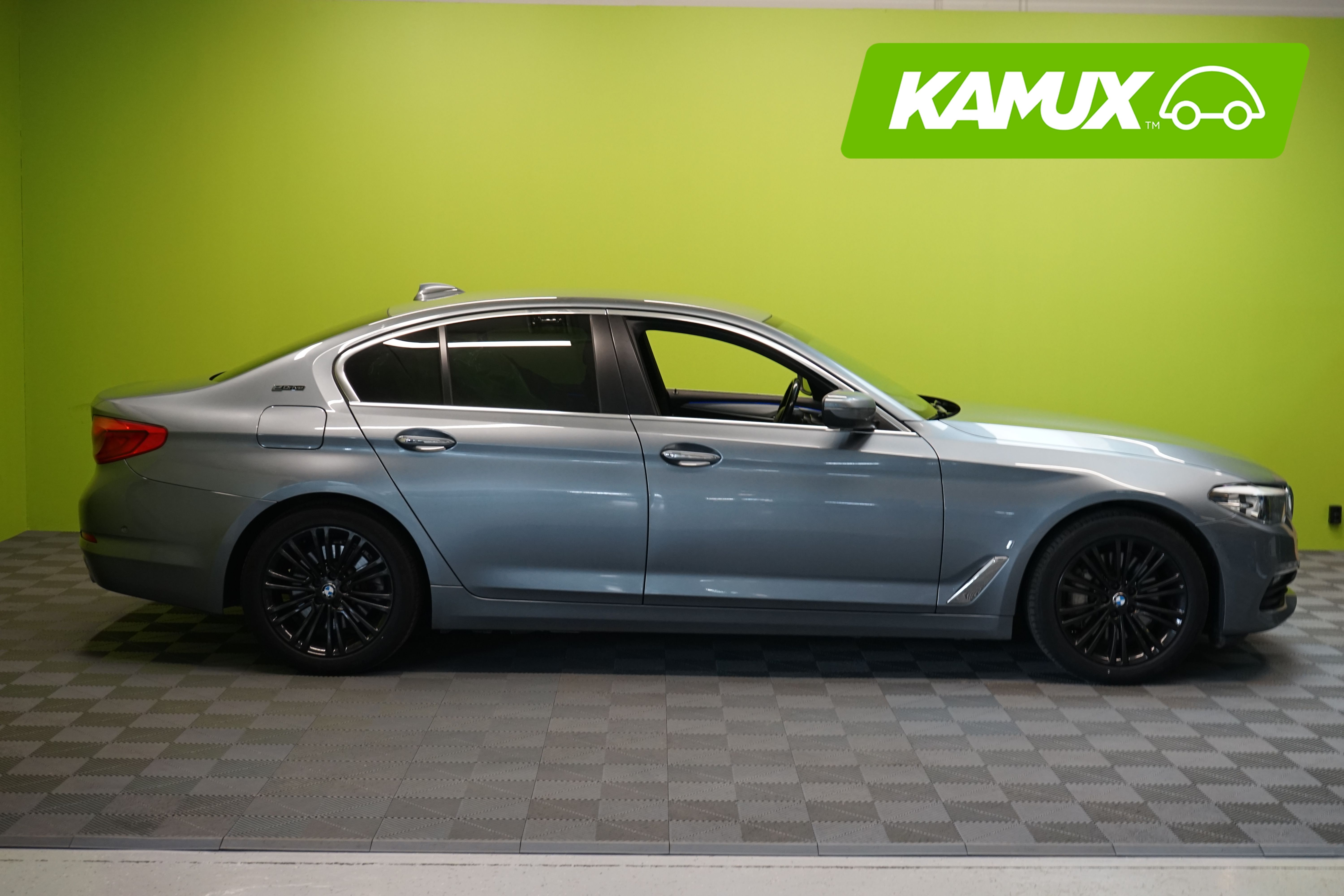 BMW 530 2018, kuva 2/25