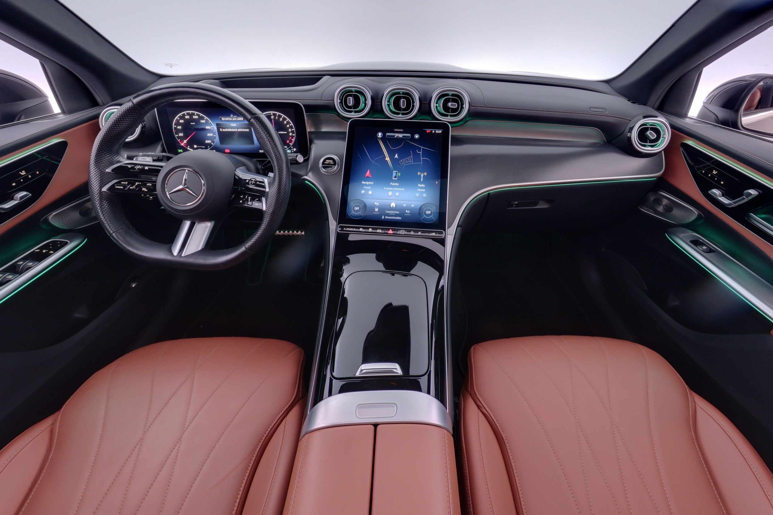 Mercedes-Benz GLC 2023, photo 7/58