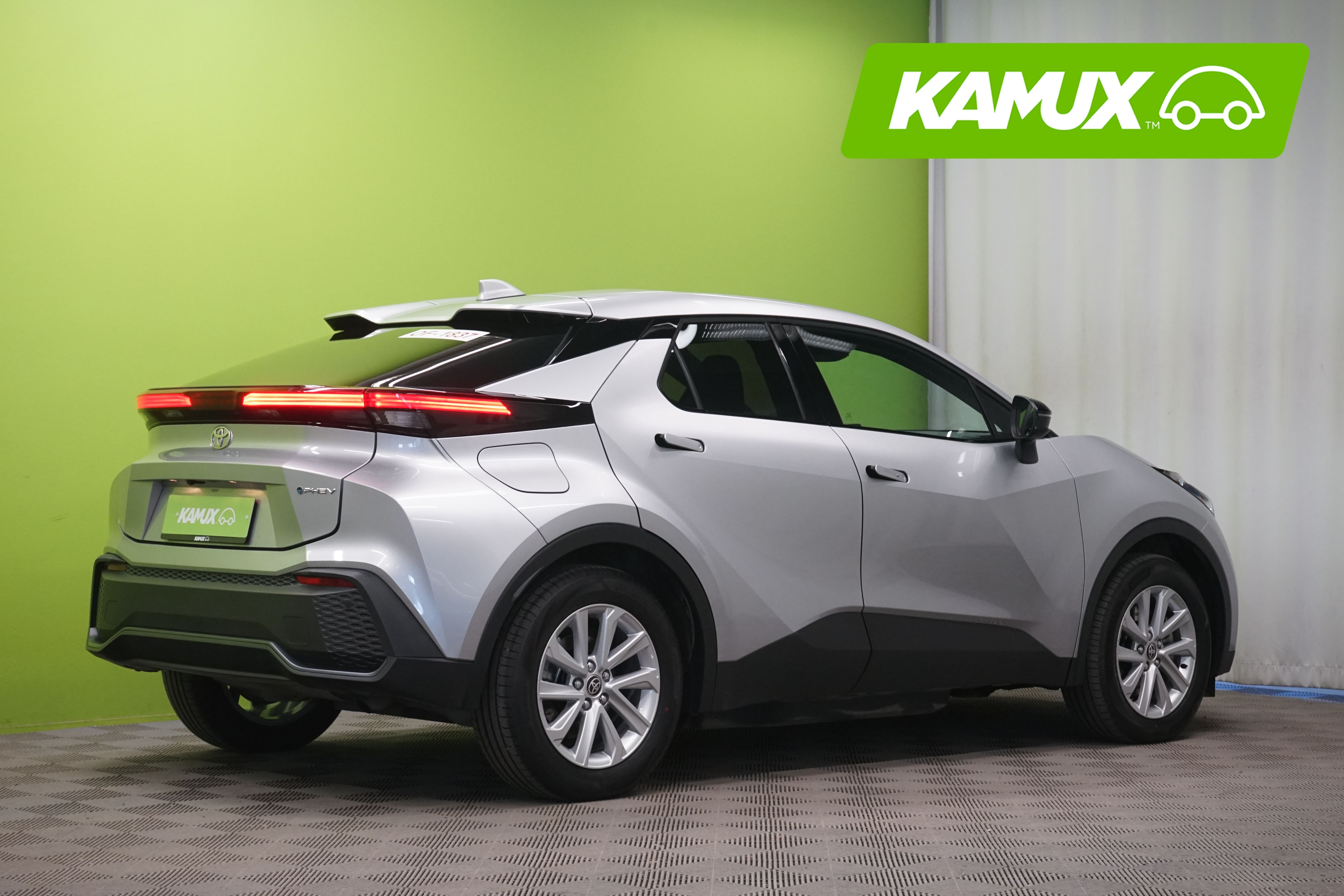 Toyota C-HR 2,0 Plug-in Hybrid Intense 2025, kuva 3/25