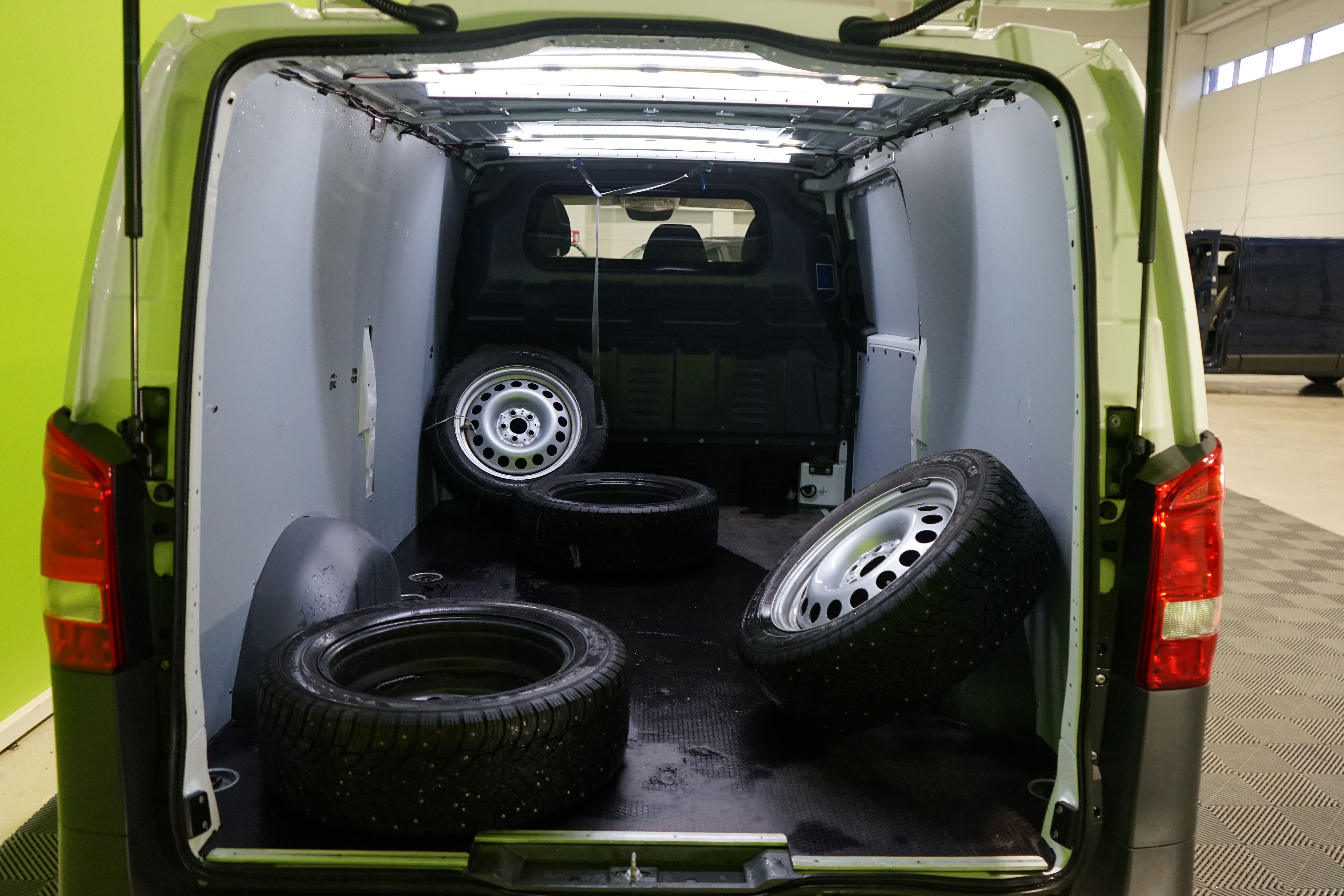 Mercedes-Benz Vito 2023, photo 7/23